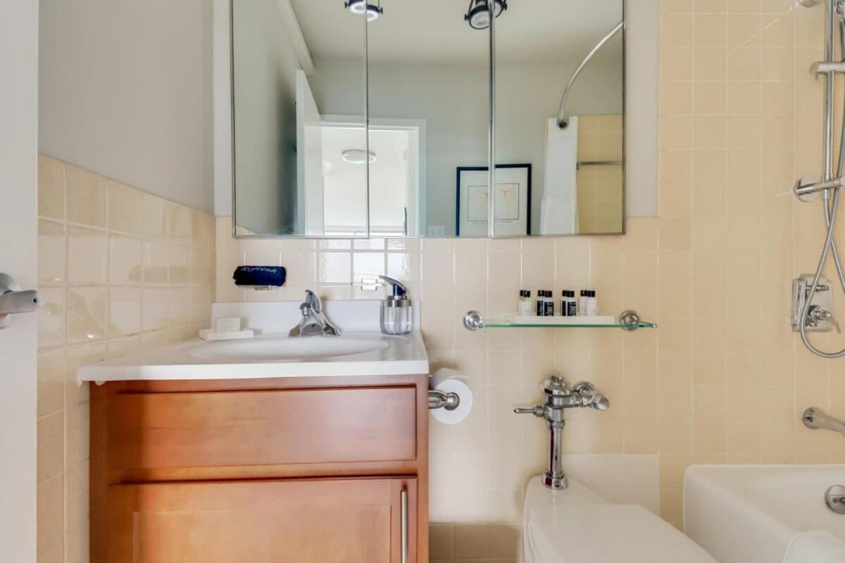 Cozysuites 800 Tower 1br With Gym! 09