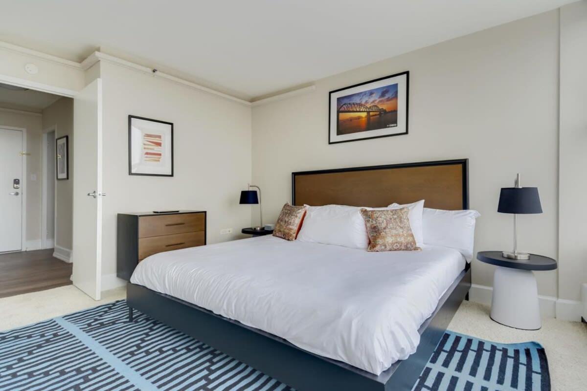 Cozysuites 800 Tower 1br With Gym! 09 Apartment *
