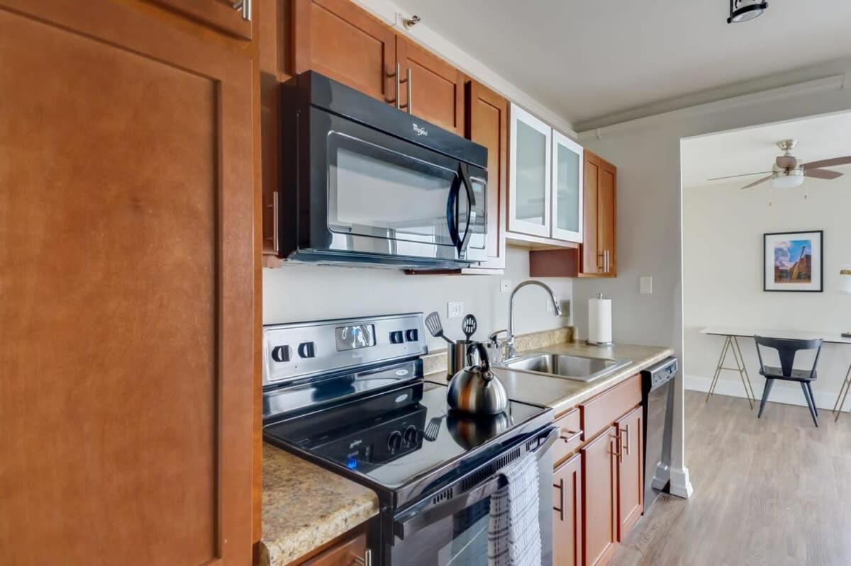 Cozysuites 800 Tower 1br With Gym! 09 Apartment *