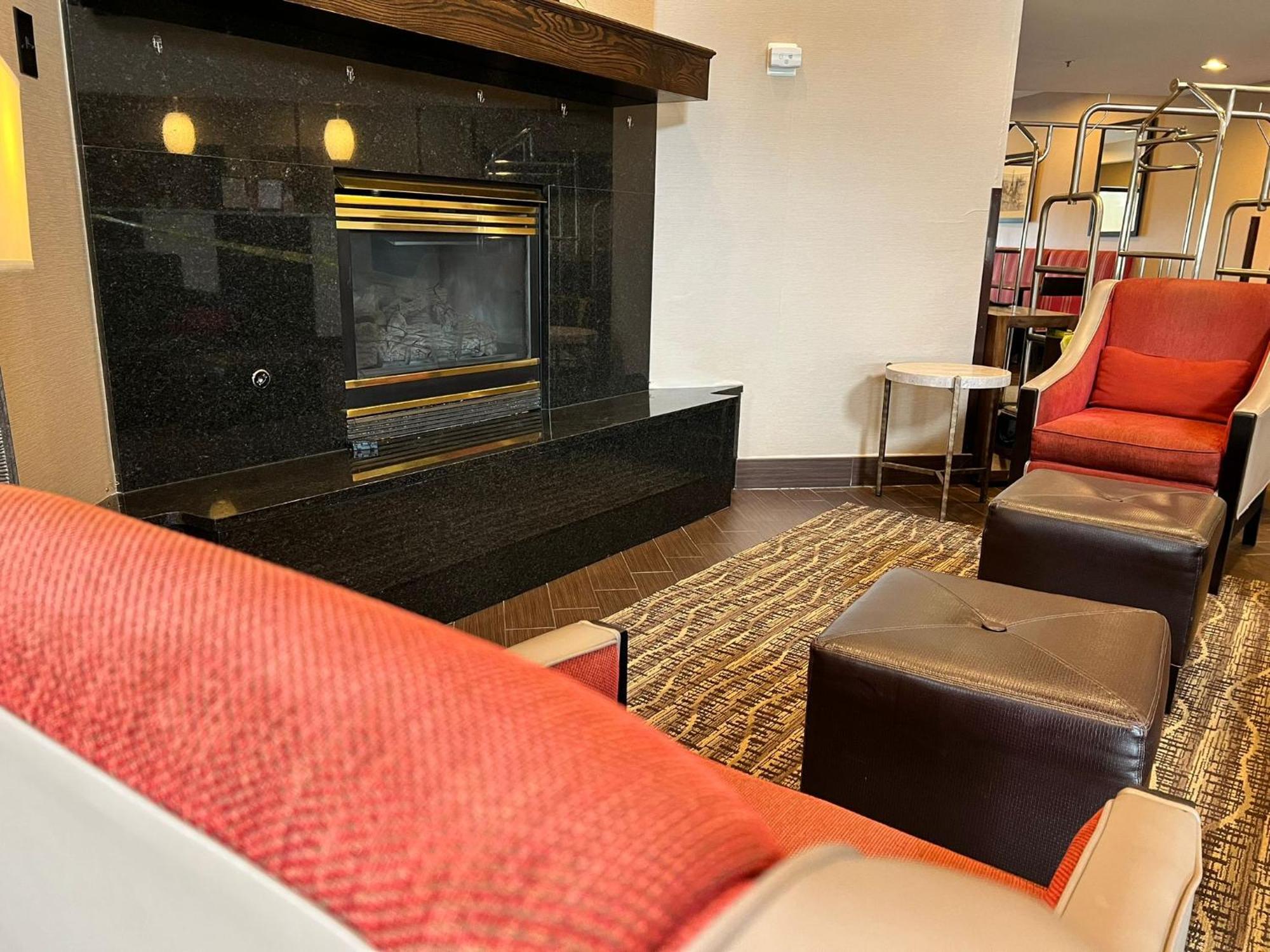 Comfort East Hotel