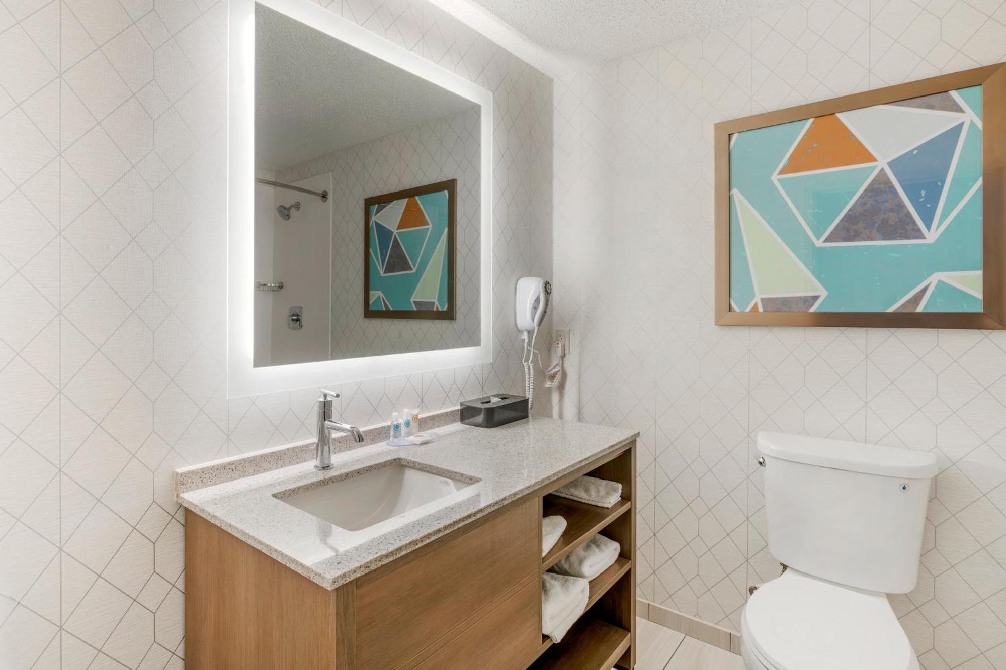 Comfort & Airport Fair & Expo Hotel 3*