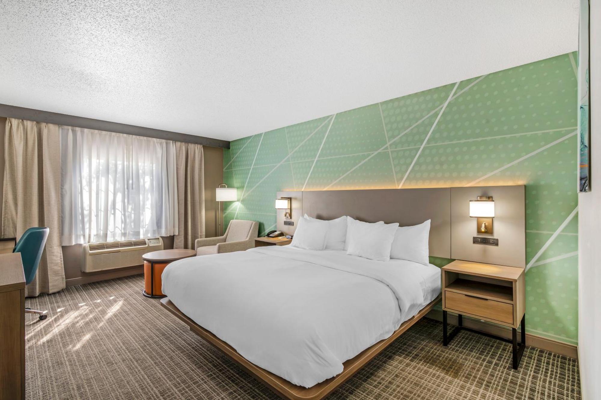 Hotel Comfort & Airport Fair & Expo