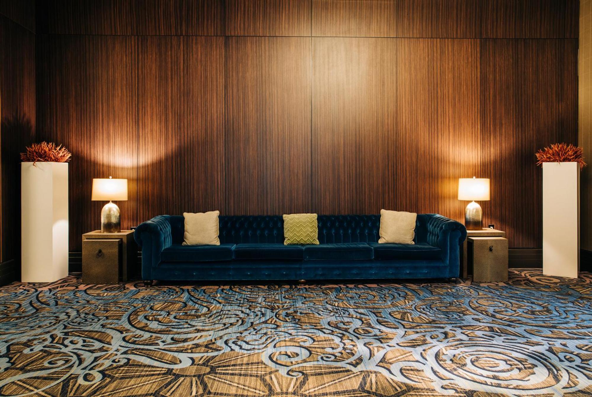 Hotel Embassy Downtown 4*