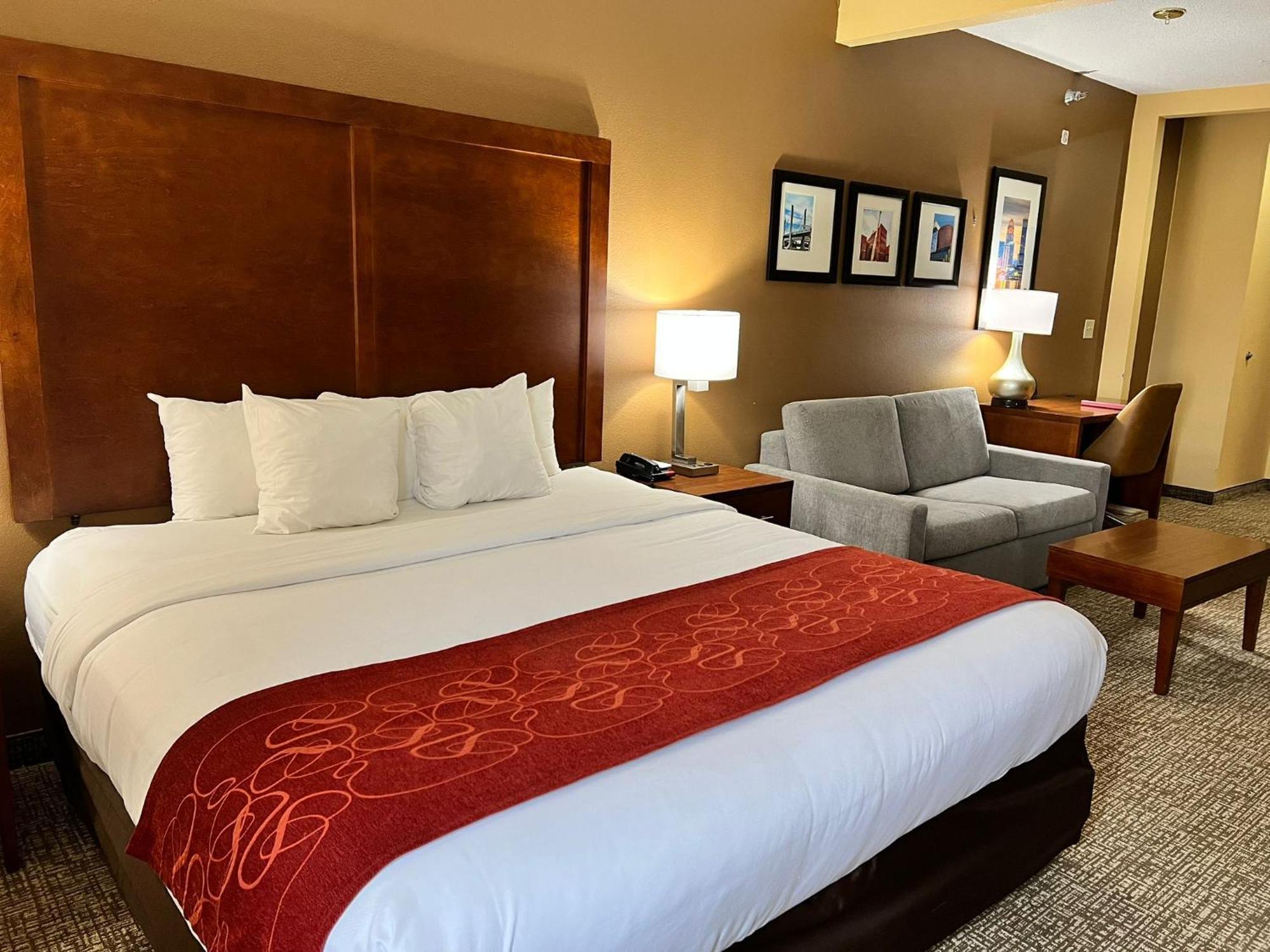 Comfort East Hotel