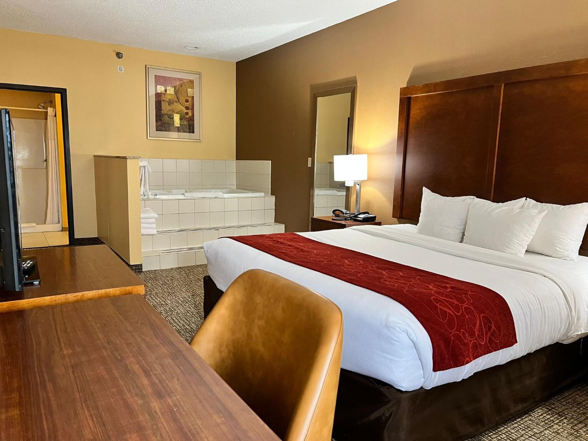 Hotel Comfort East 3*