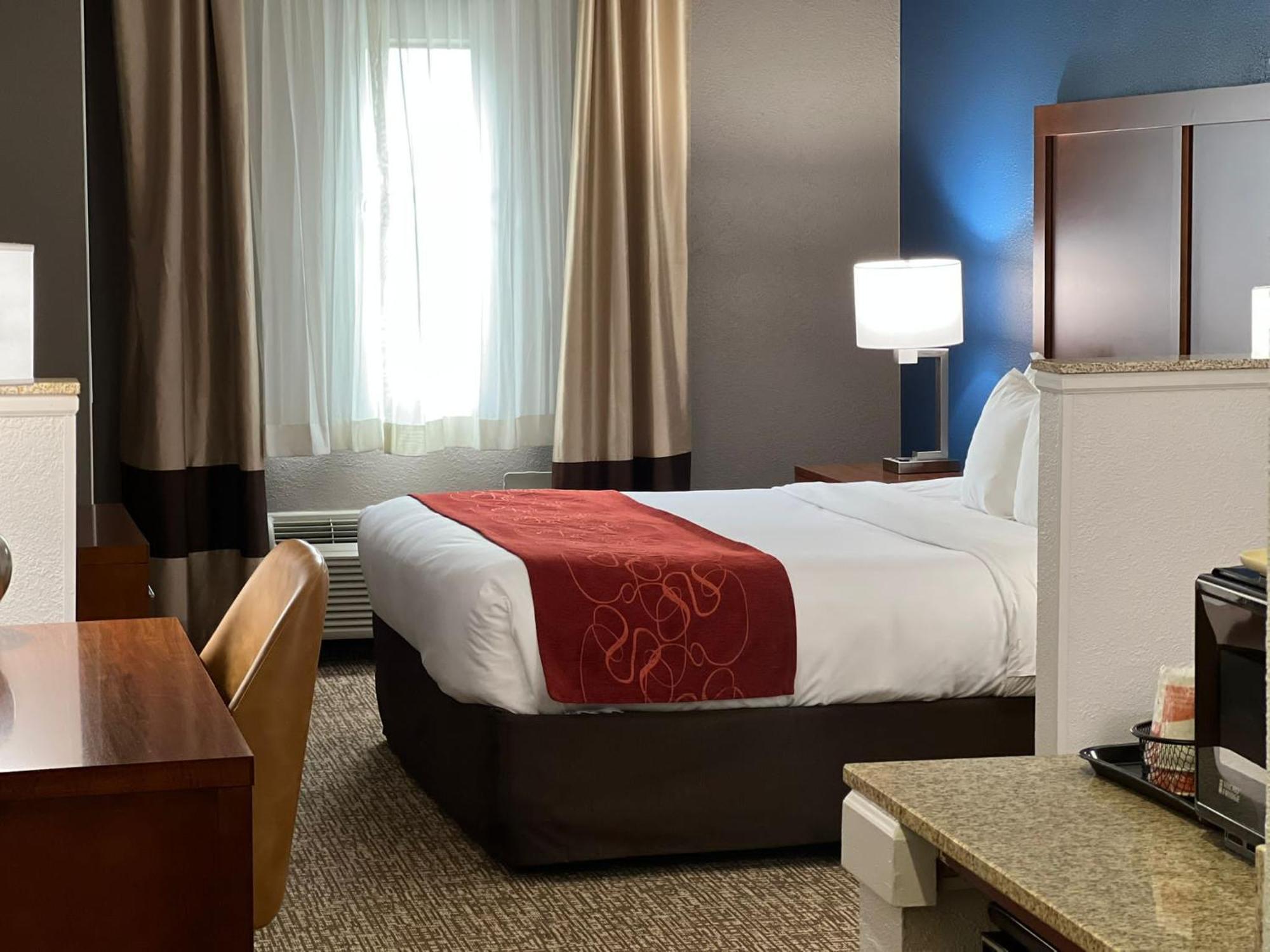 Comfort East Hotel