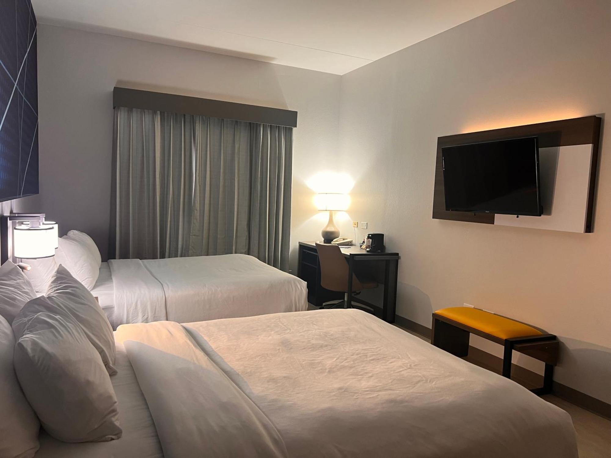 Comfort Airport Hotel 3*