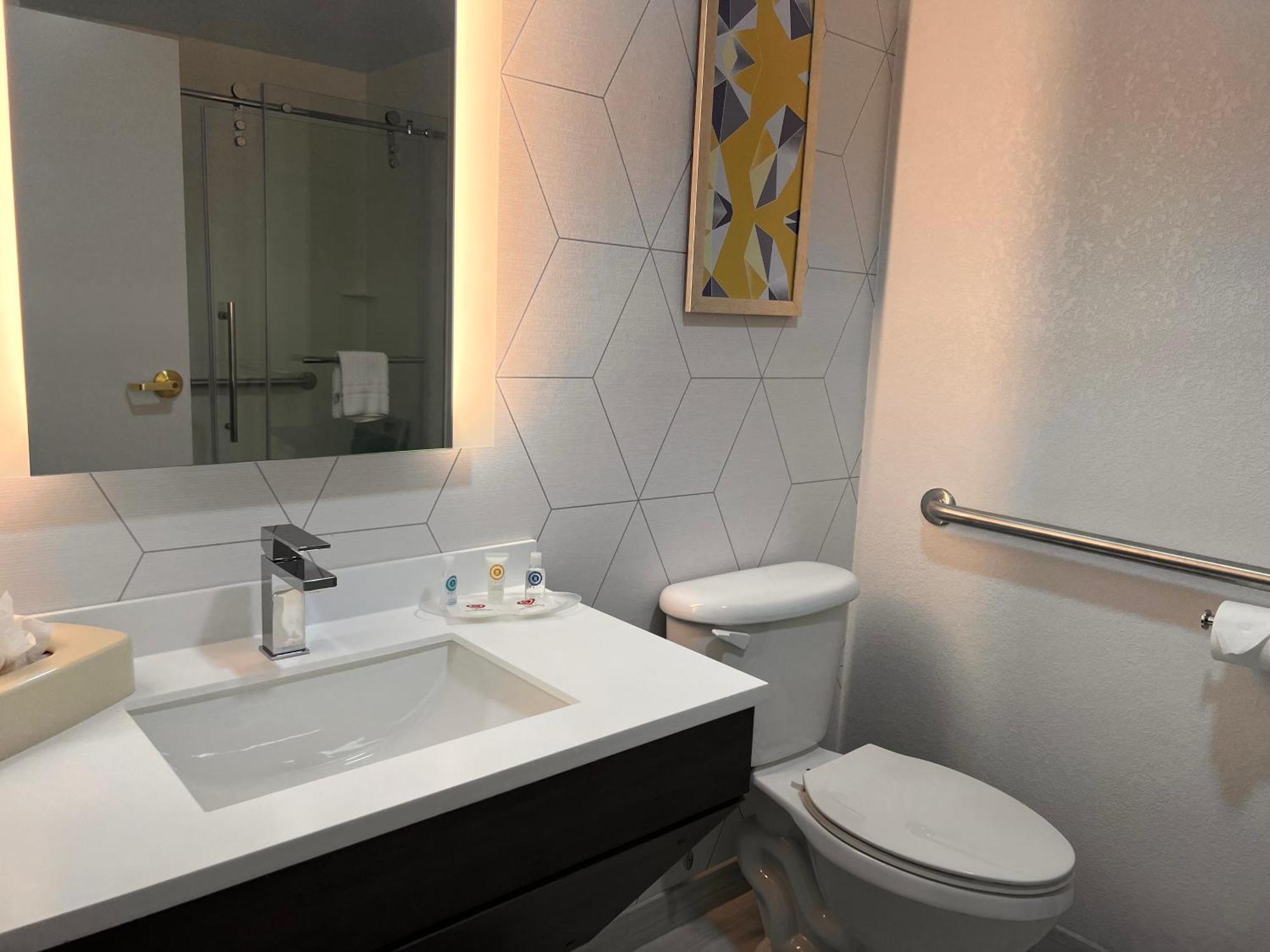 Comfort Airport Hotel Louisville