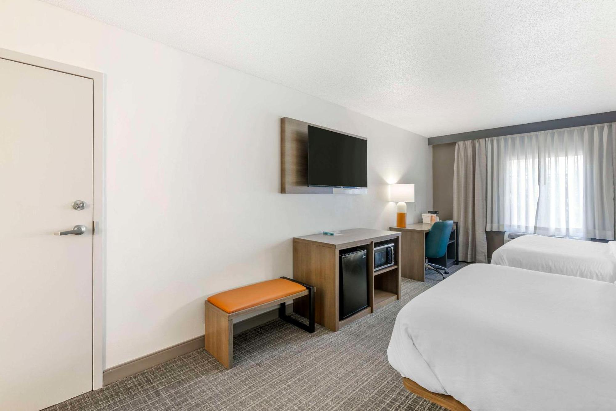 Comfort & Airport Fair & Expo Hotel Louisville