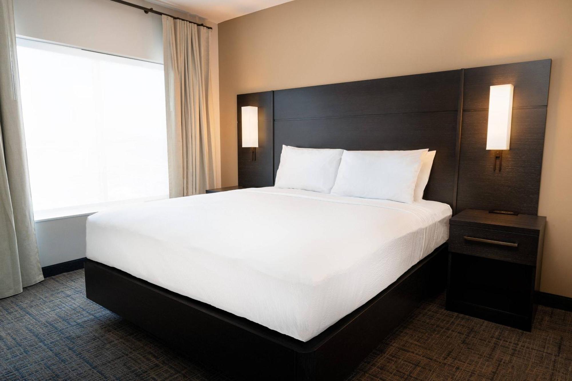 By Marriott Old Henry Hotel 3*
