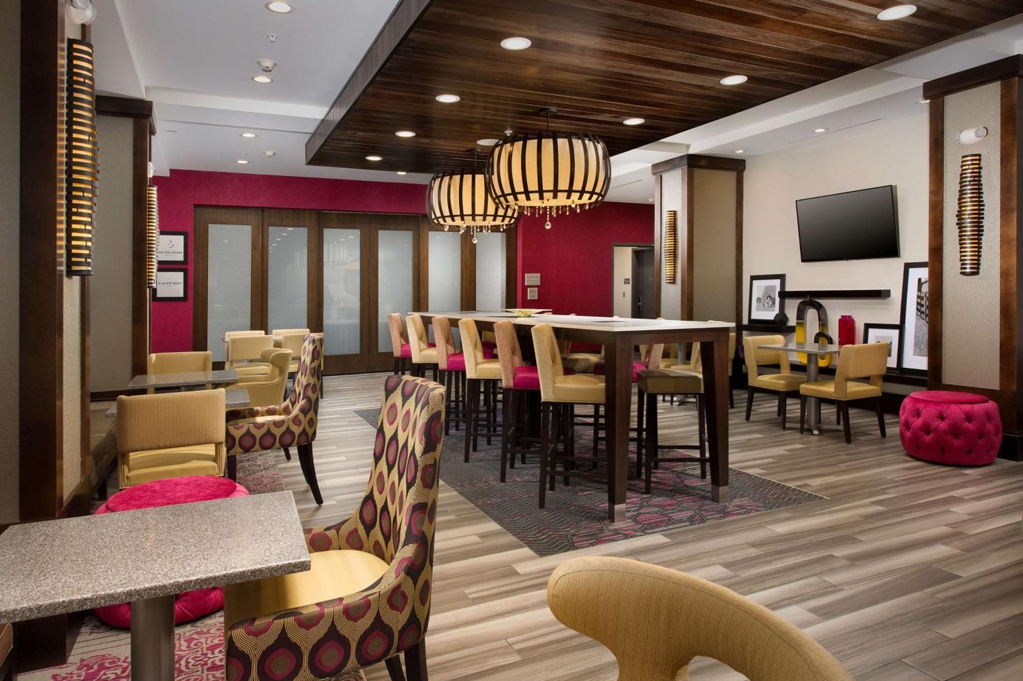 Hotel Hampton East Hurstbourne 3*