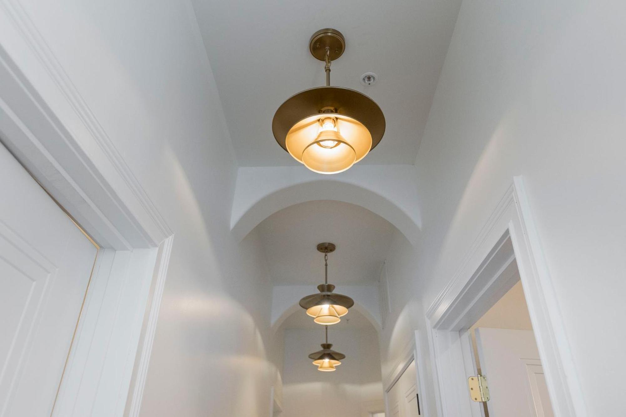Skyline Bourbon Loft By Hollyhock 5 Bedrooms-2 Baths With Soaking Tub