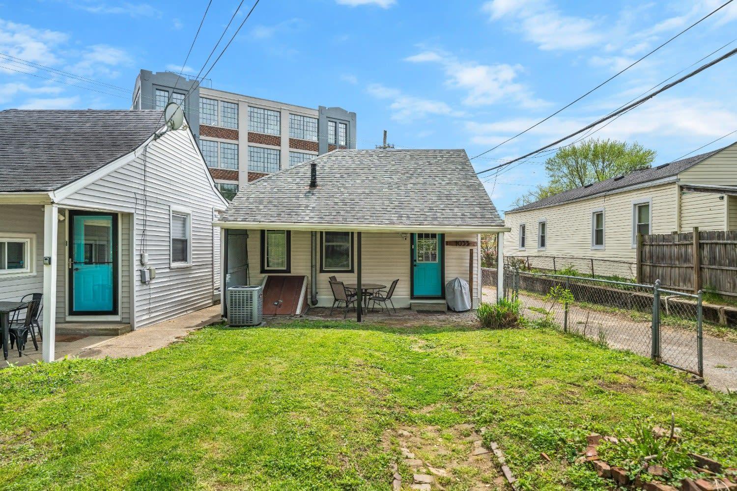 Holiday home Two Cozy Homes Near Louisville's Popular Spots