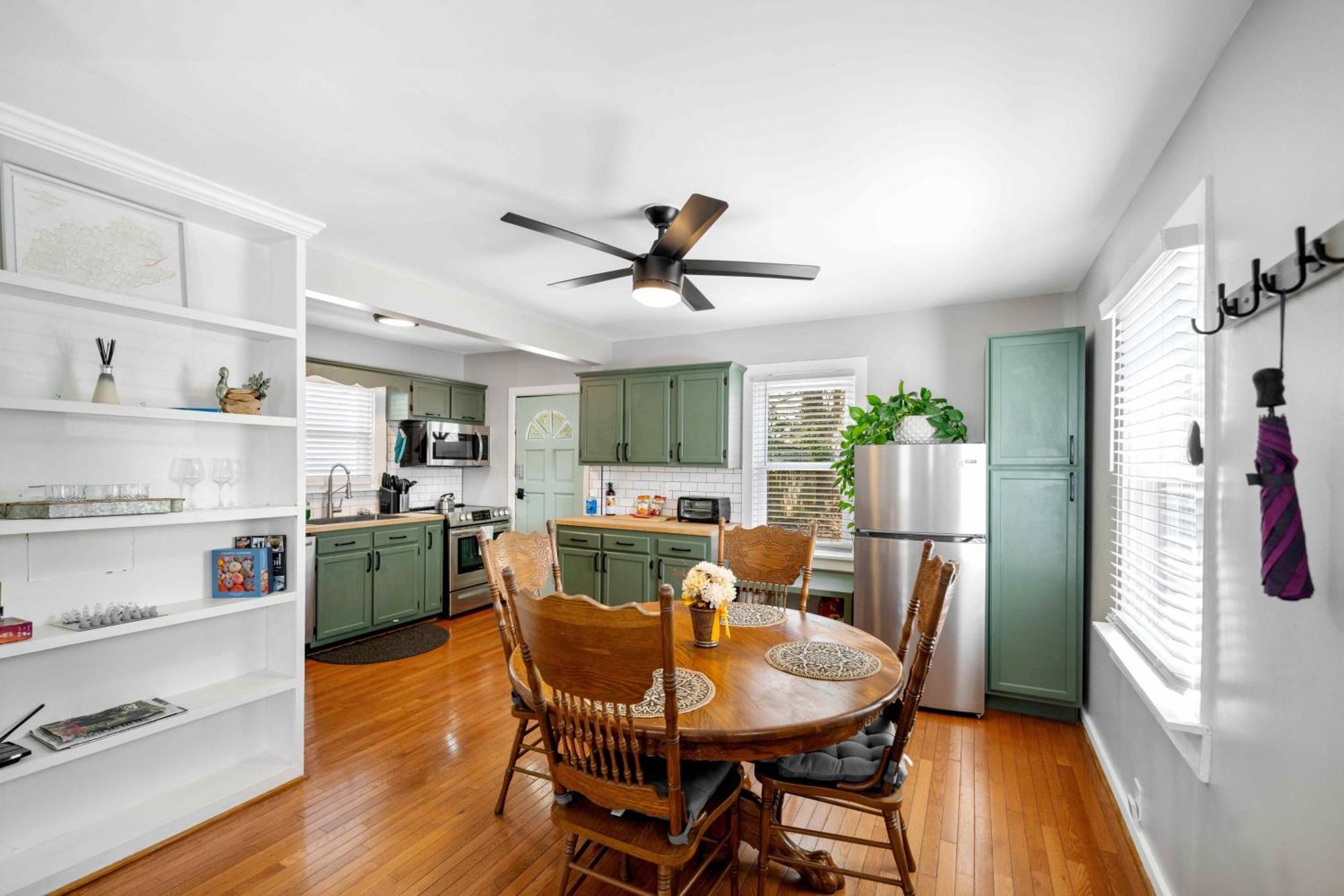 Holiday home Charming Near Churchill Ds And Expo Center *