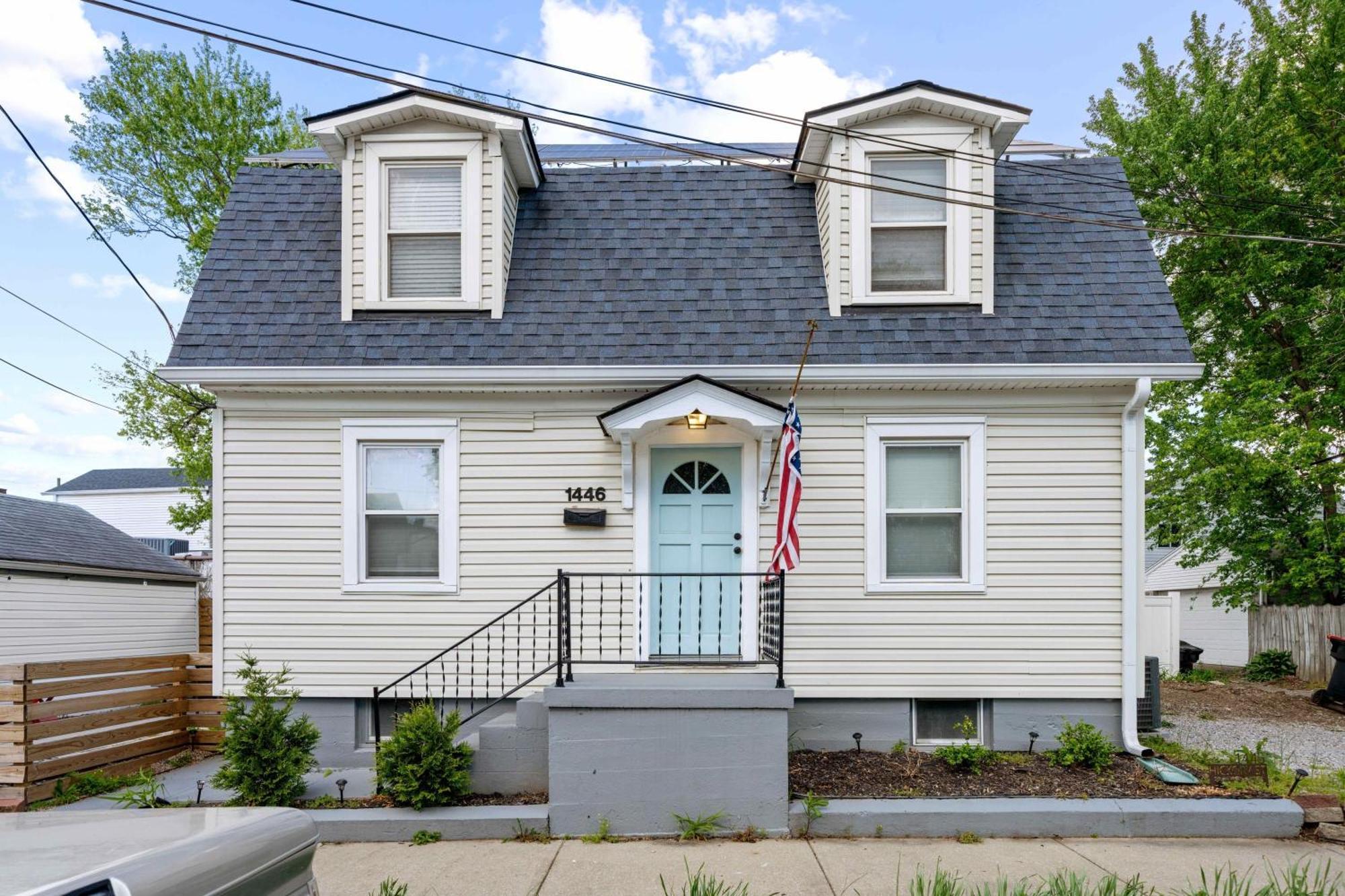 Holiday home Charming Near Churchill Ds And Expo Center Louisville