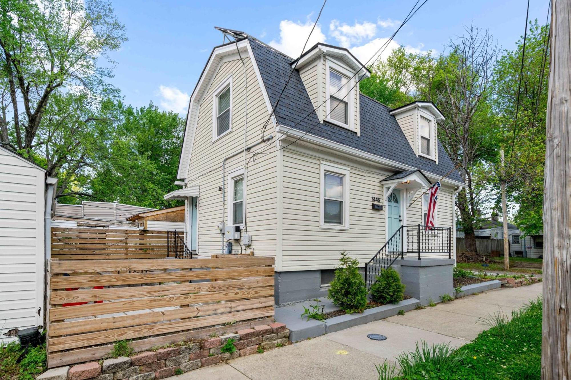 Holiday home Charming Near Churchill Ds And Expo Center Louisville