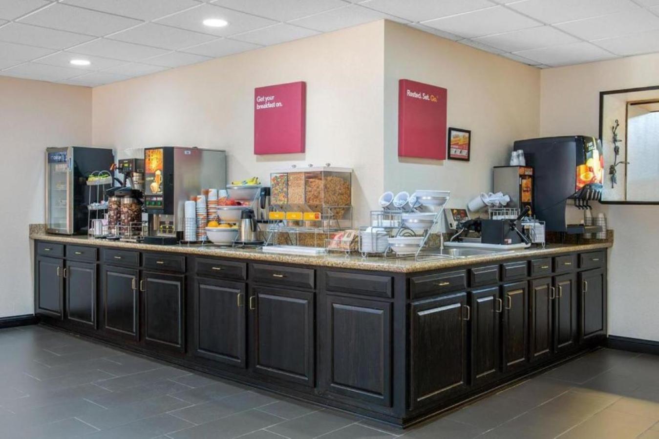 Hotel Comfort Airport Louisville
