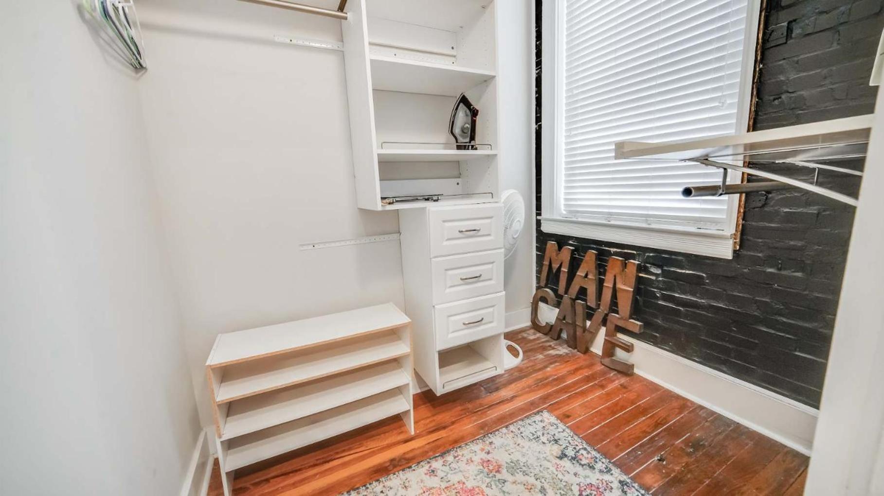 Historic 3-br Downtown Bourbon Getaway Louisville