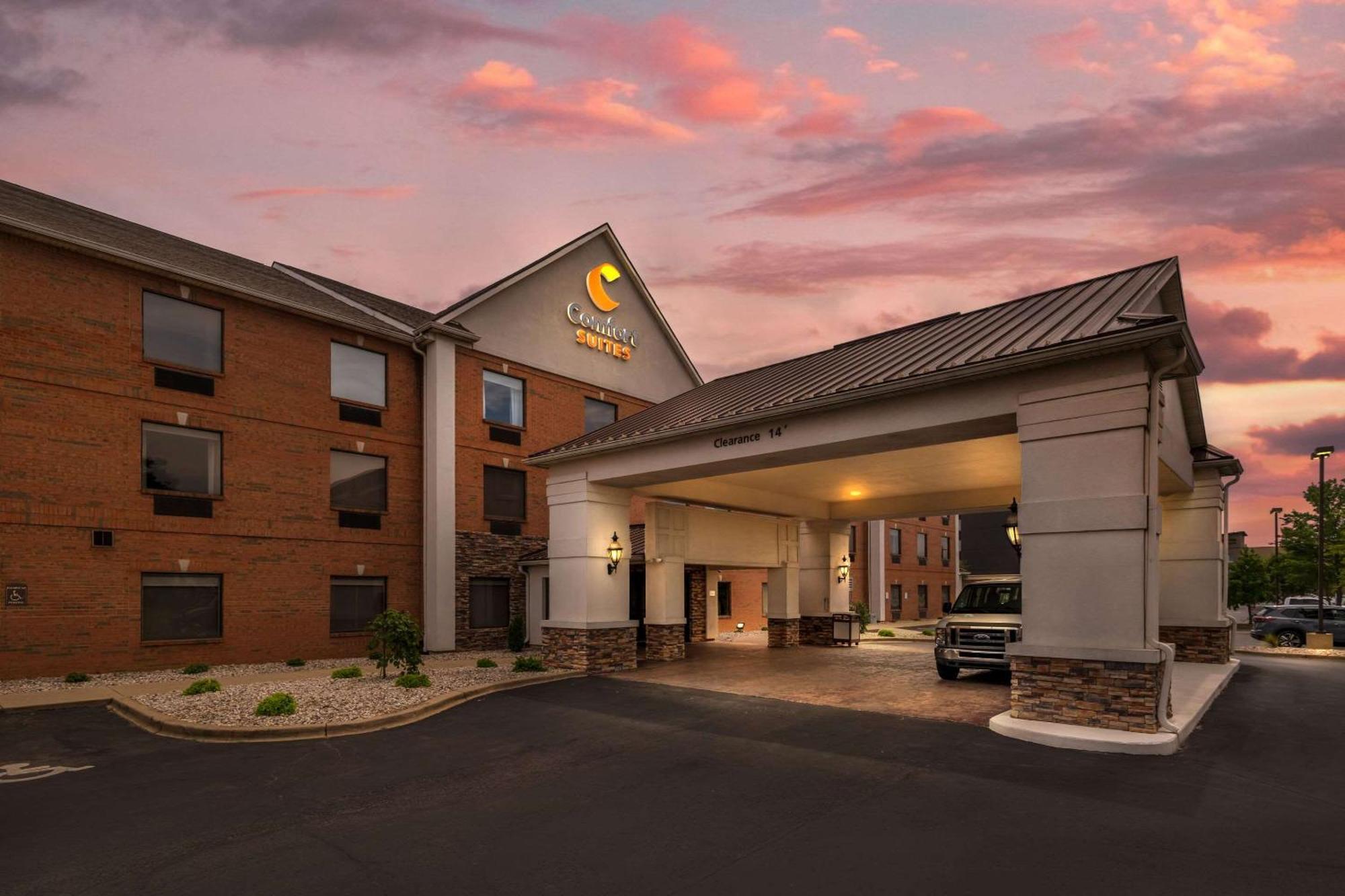 Hotel Comfort Airport Louisville