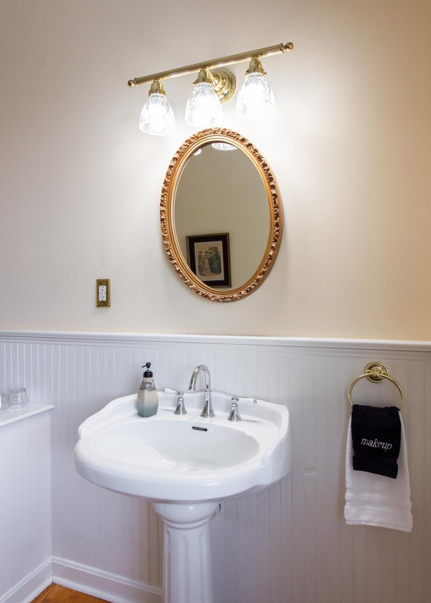Dupont Mansion Bed & Breakfast *