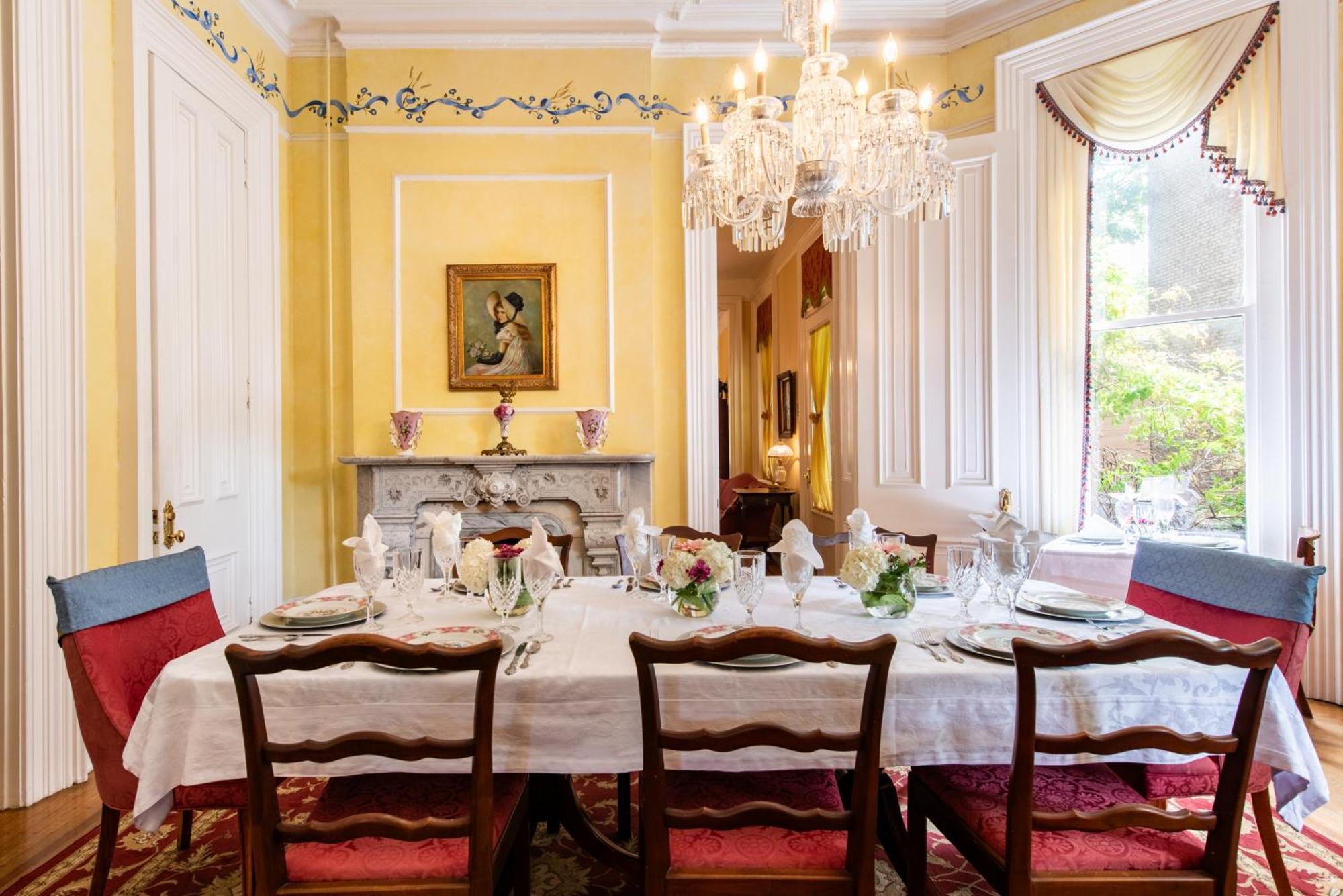 Dupont Mansion Bed & Breakfast Louisville