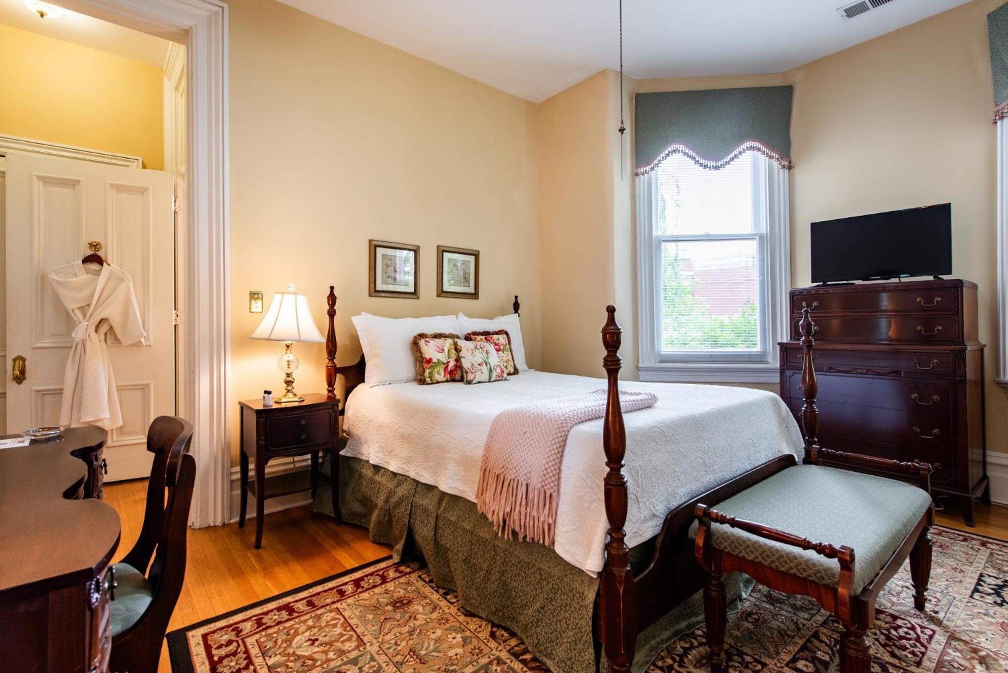 Dupont Mansion * Louisville