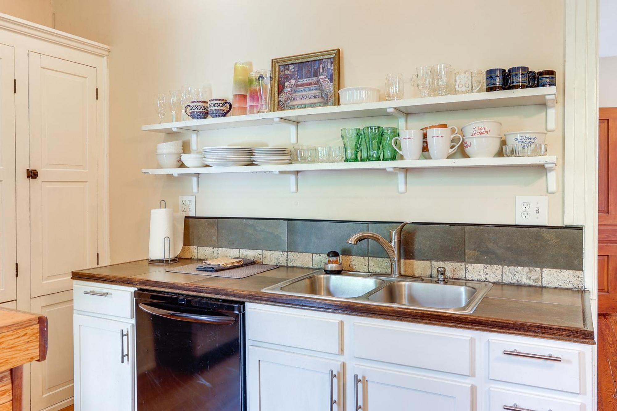 Cozy Vacation 2 Mi To Downtown! Apartment