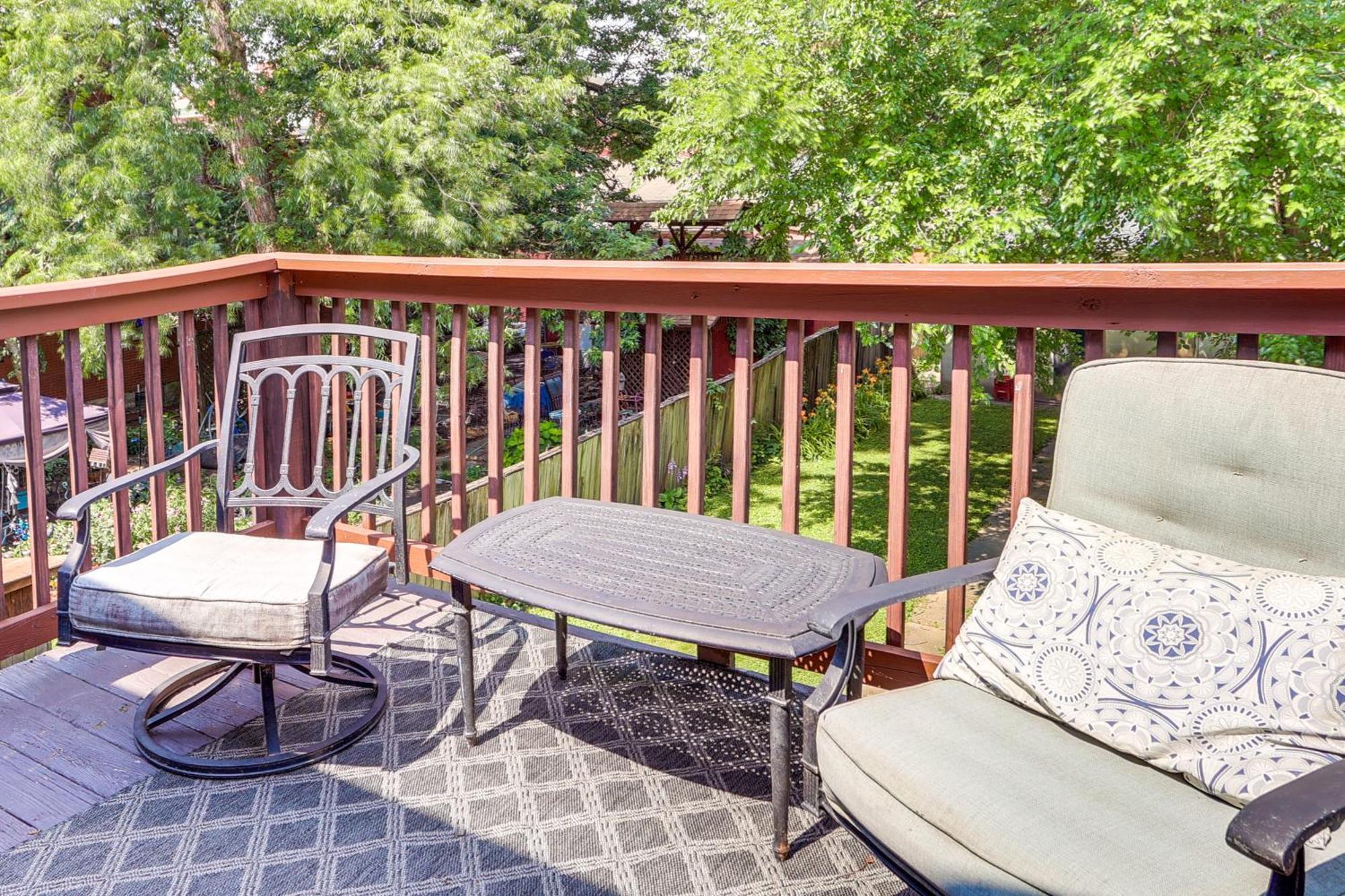 Apartment Cozy Vacation 2 Mi To Downtown!