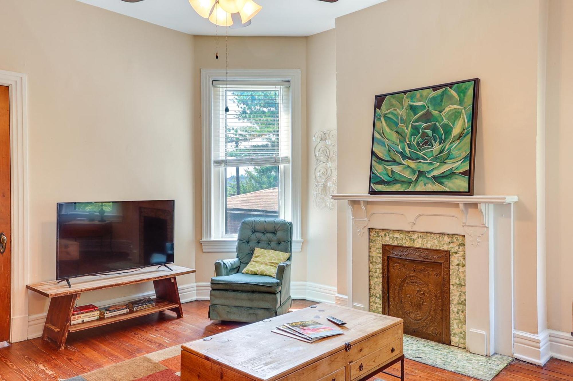 Apartment Cozy Vacation 2 Mi To Downtown! *