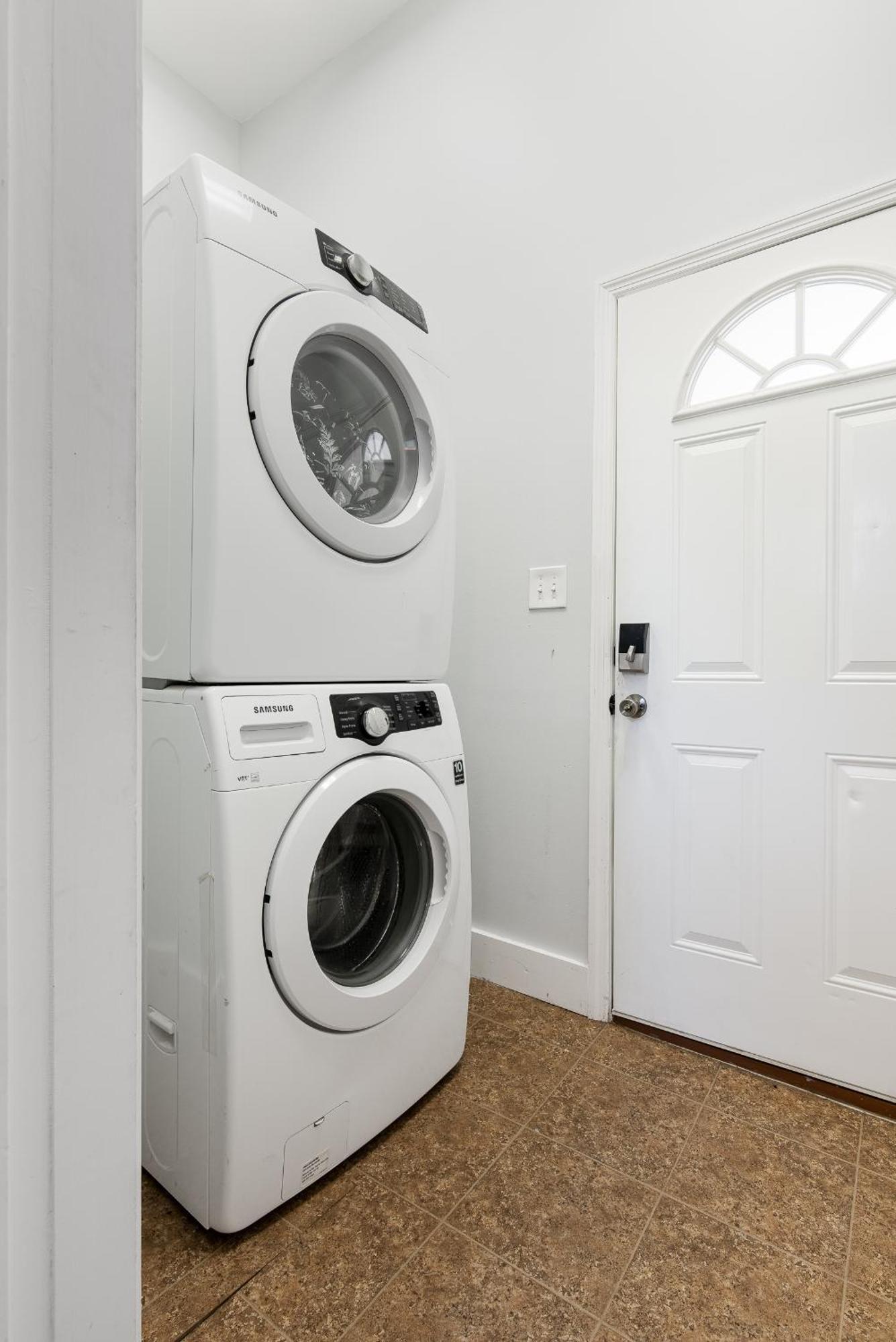 Grand Millennial Germantown 2 Bedroom Shotgun Holiday home