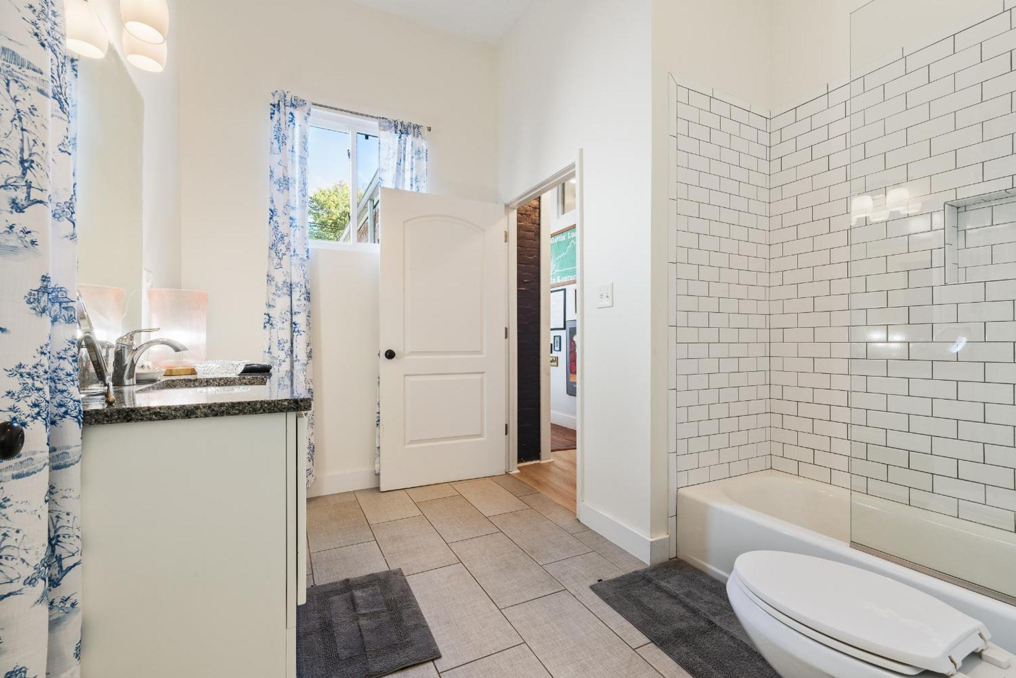 Grand Millennial Germantown 2 Bedroom Shotgun * Louisville