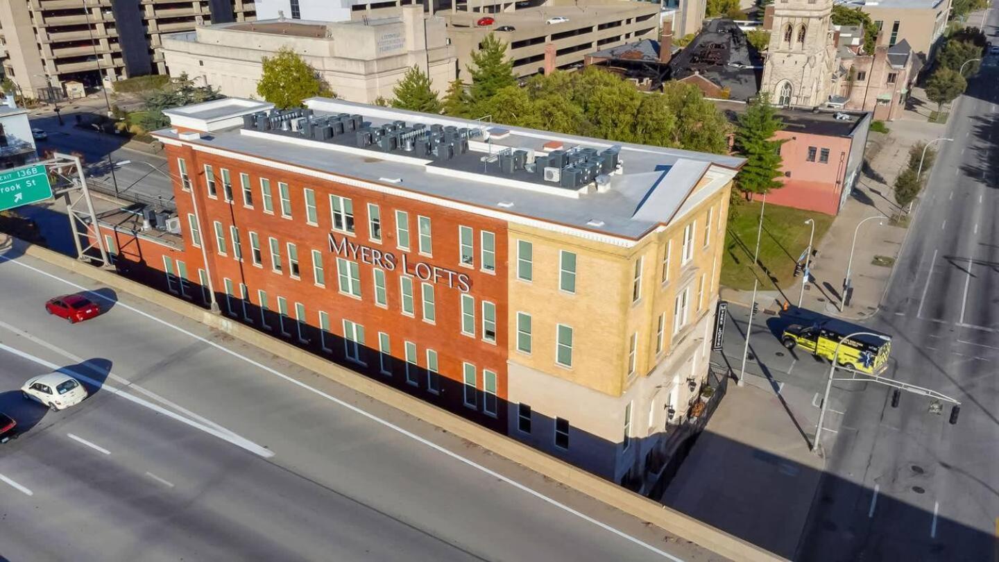 Bright And Modern In # 104 *