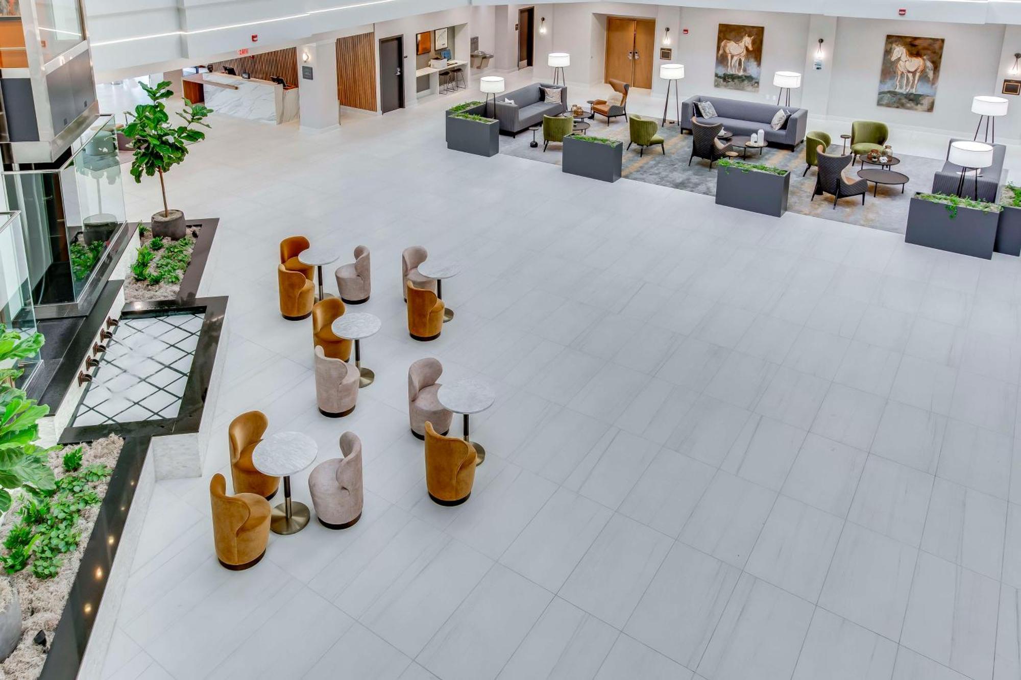 Hotel Embassy By Hilton East 4*