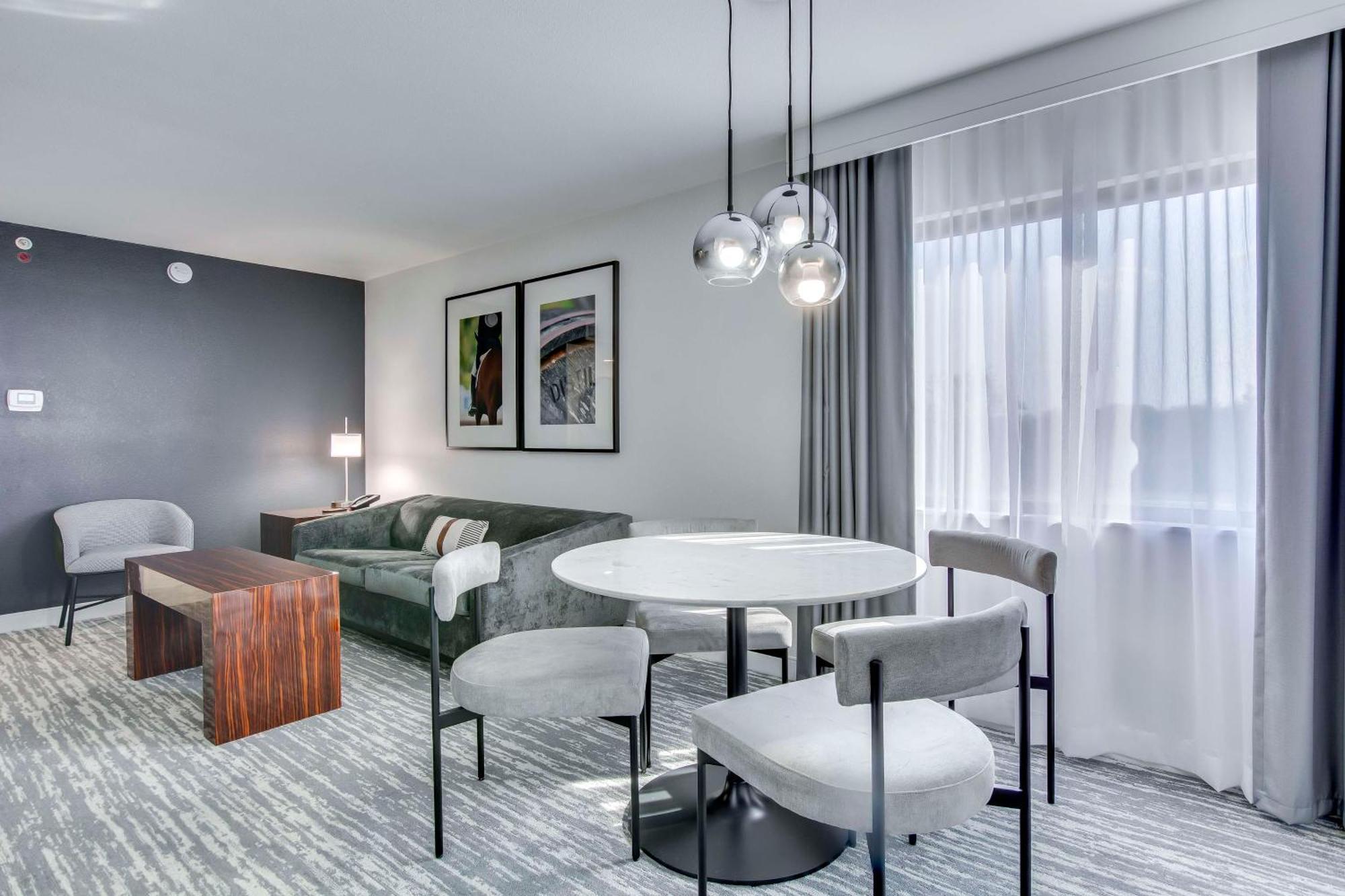 Embassy By Hilton East Hotel 4*