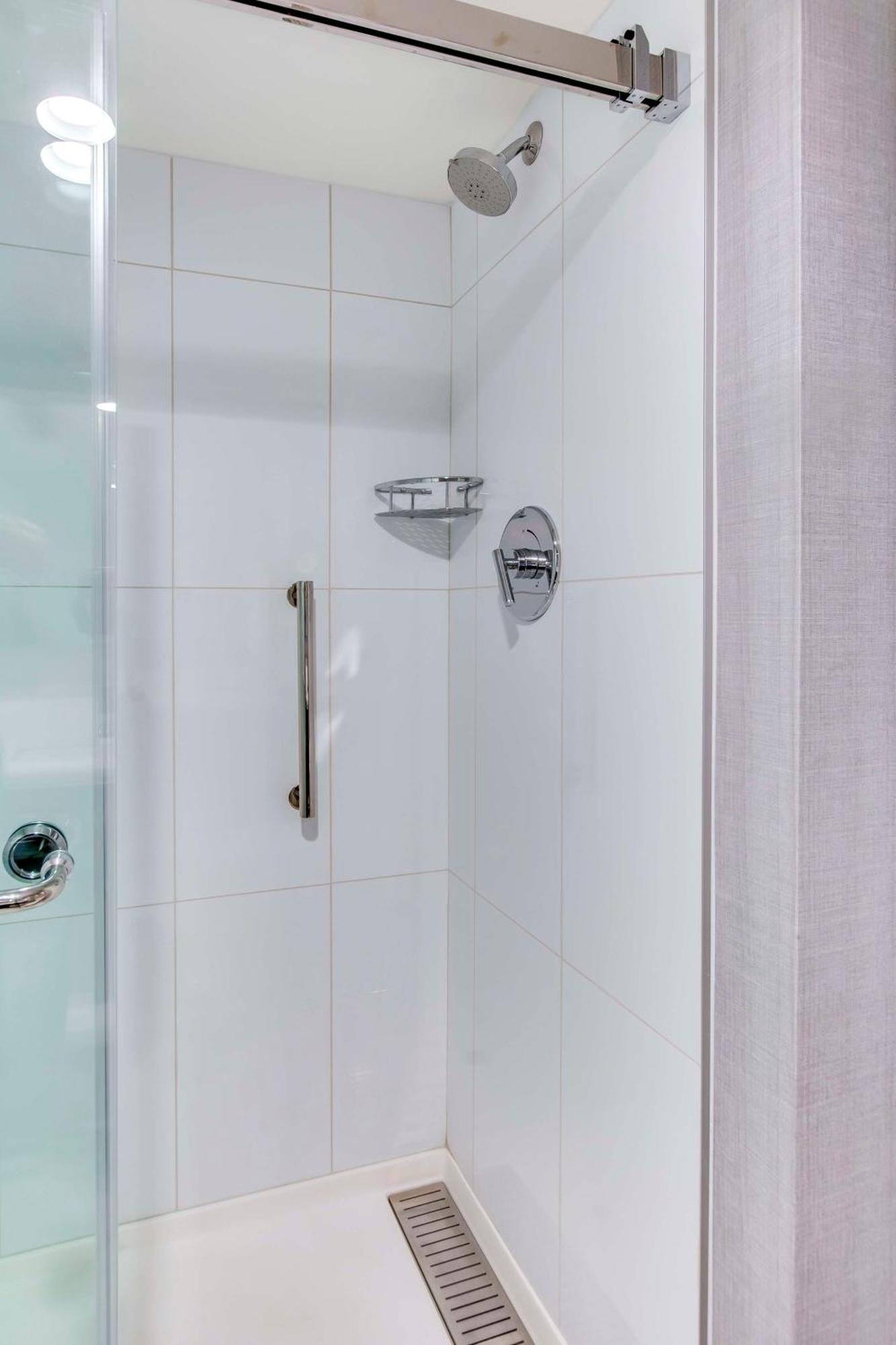Embassy By Hilton East 4*