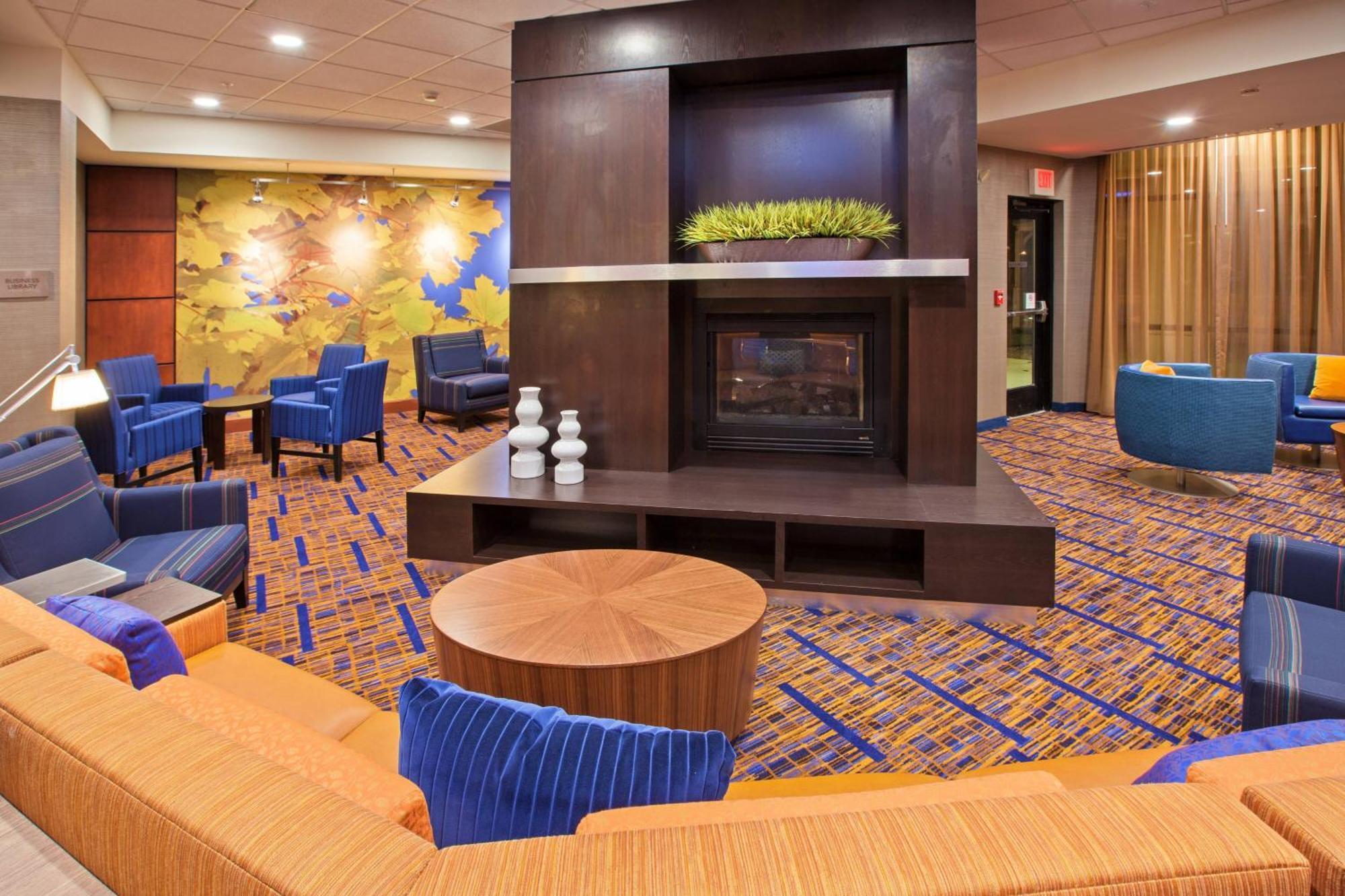 Courtyard Northeast Hotel 3*