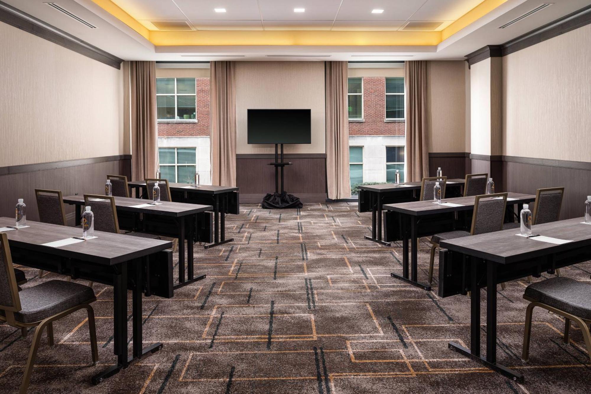 Distil, Autograph Collection Louisville