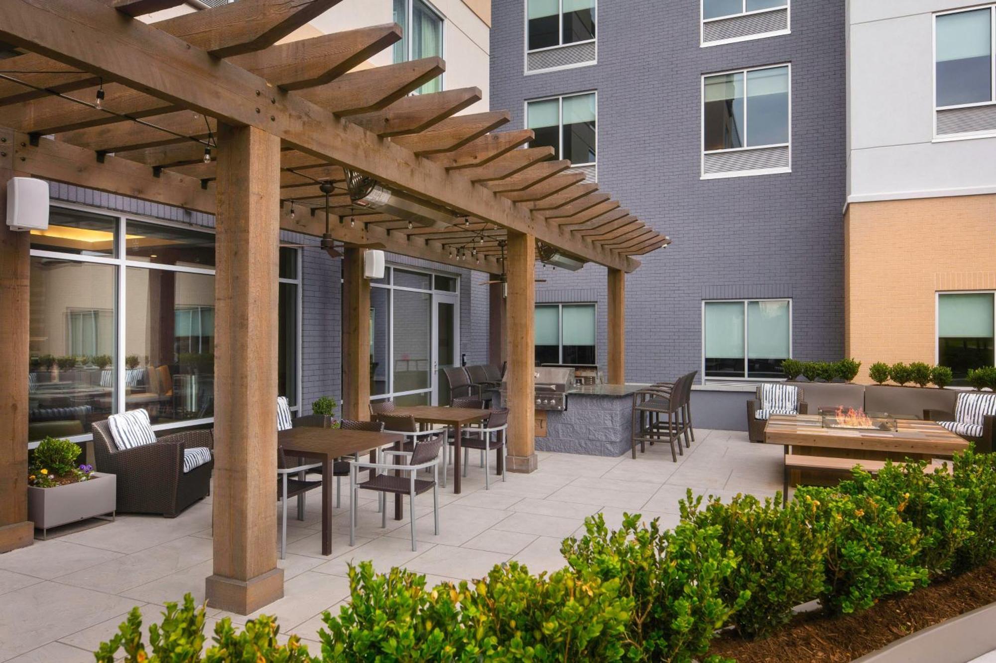 Hotel Towneplace By Marriott Northeast Louisville