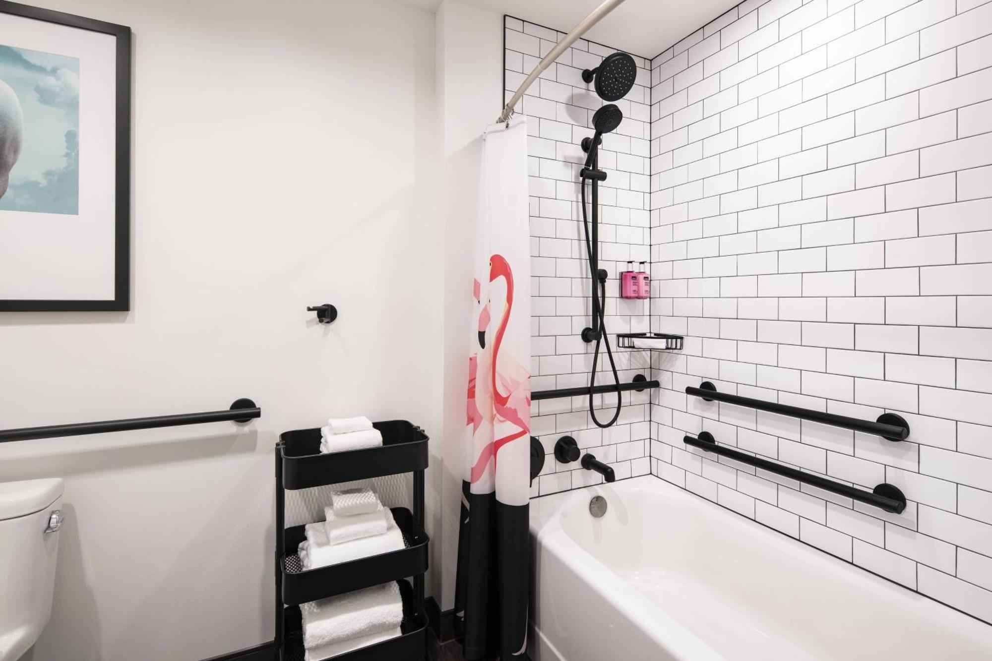 Hotel Moxy Downtown Louisville