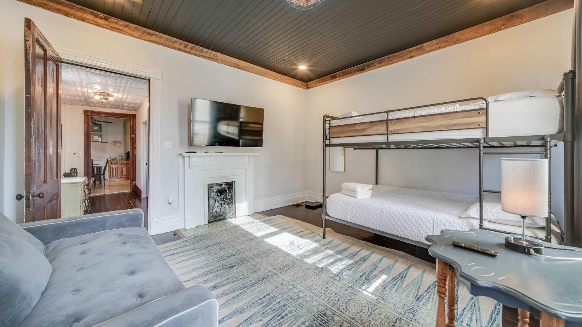 Two Cozy Homes Near Louisville's Popular Spots Louisville