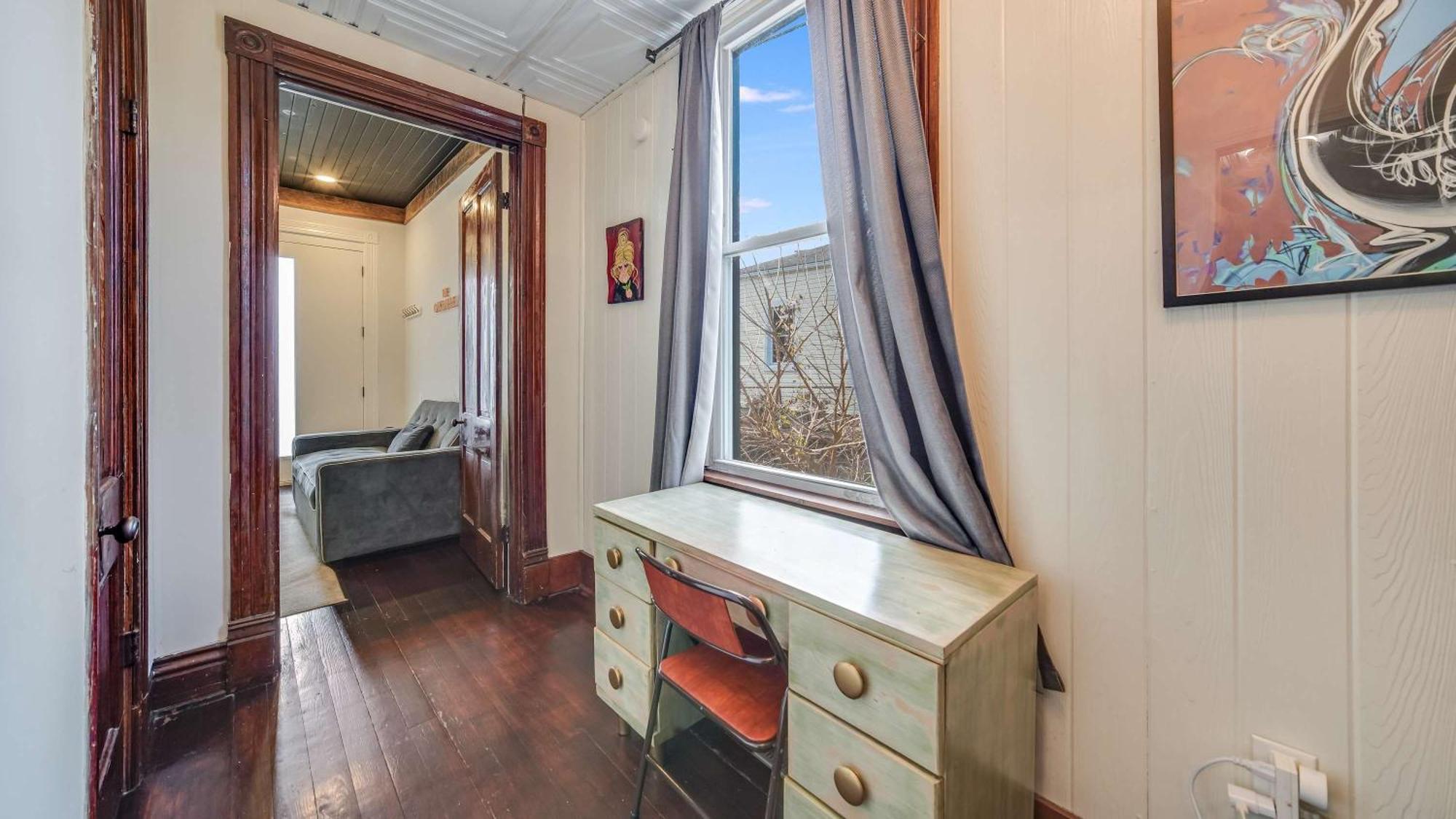 Two Cozy Homes Near Louisville's Popular Spots Holiday home *