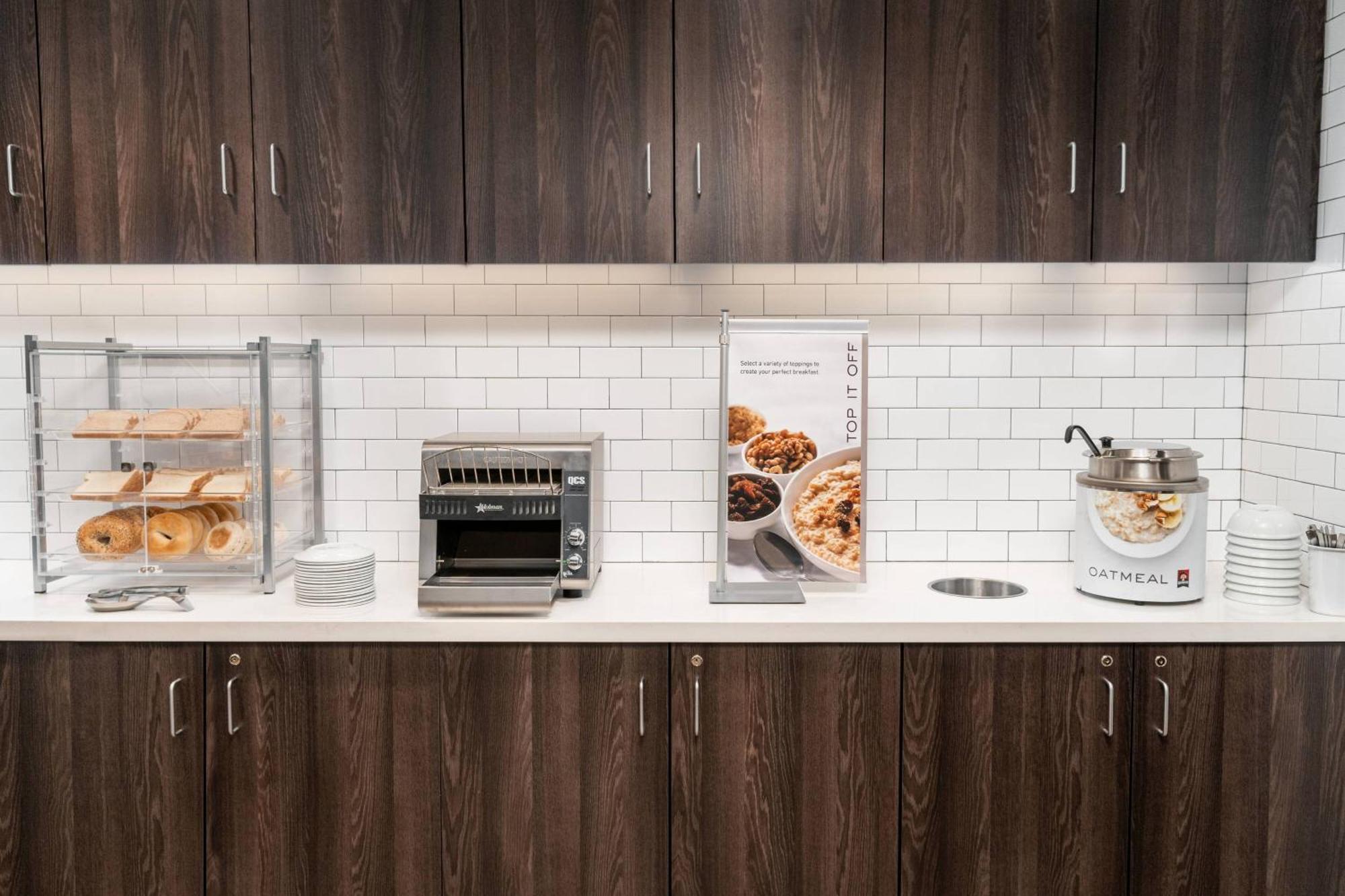 By Marriott Old Henry 3* Louisville