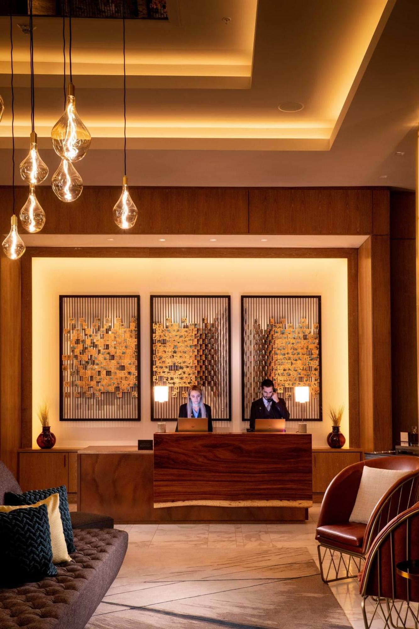 Distil, Autograph Collection 4*