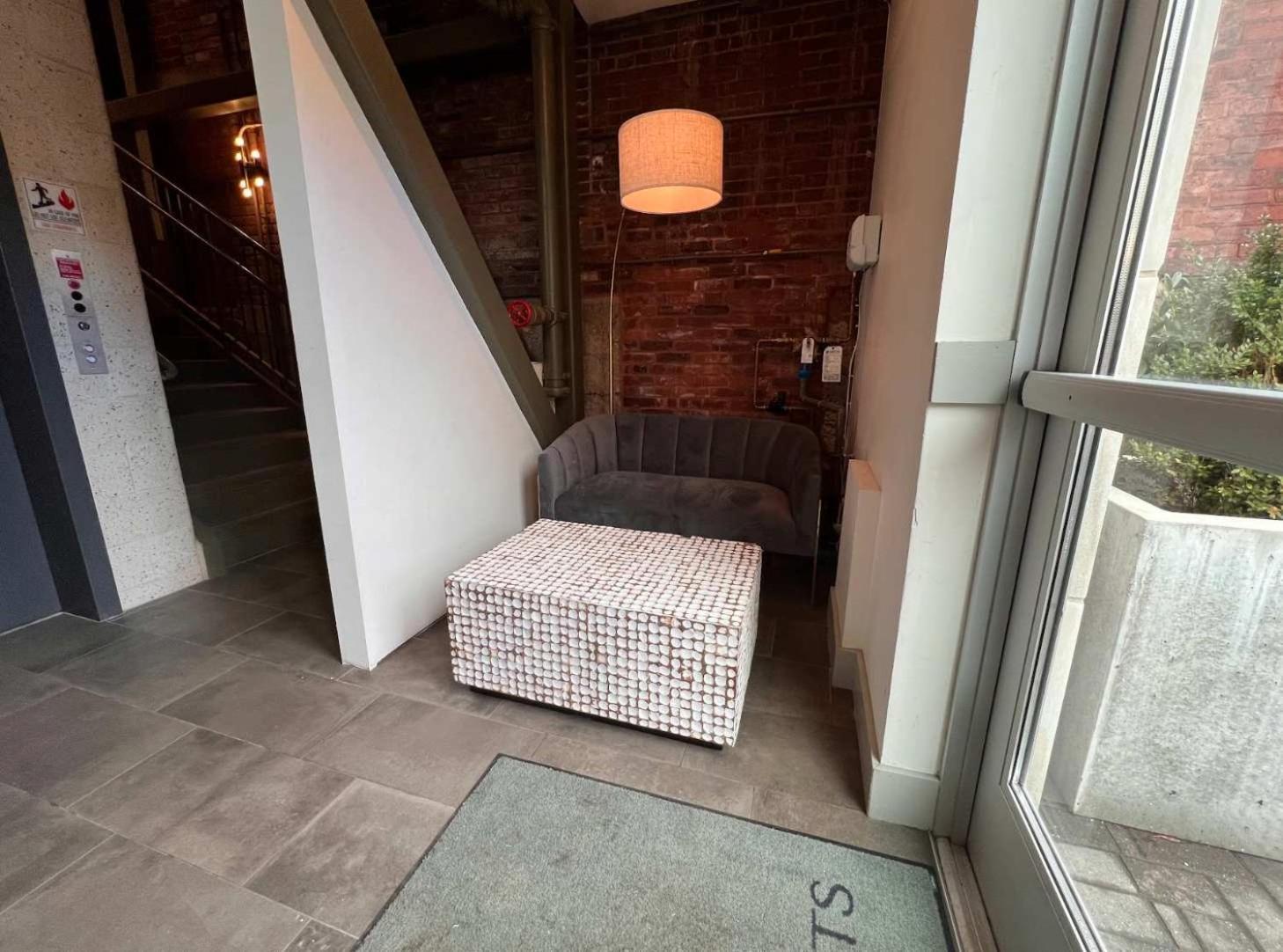 Bright And Modern In # 104 *