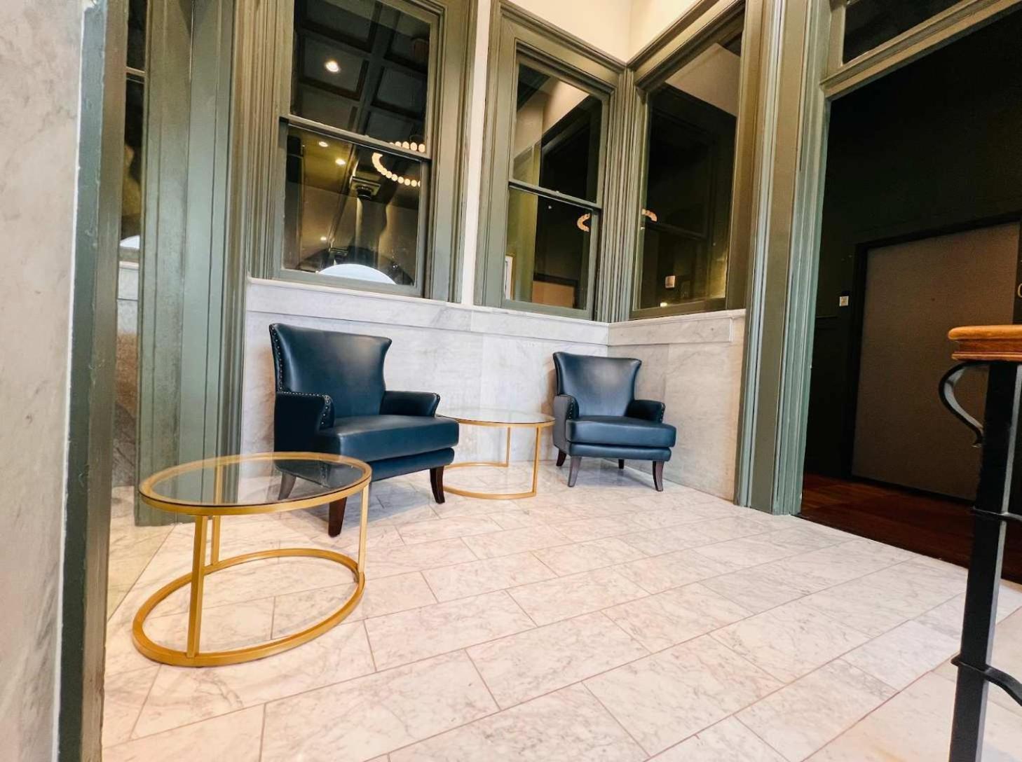 Bright And Modern In # 104 Louisville
