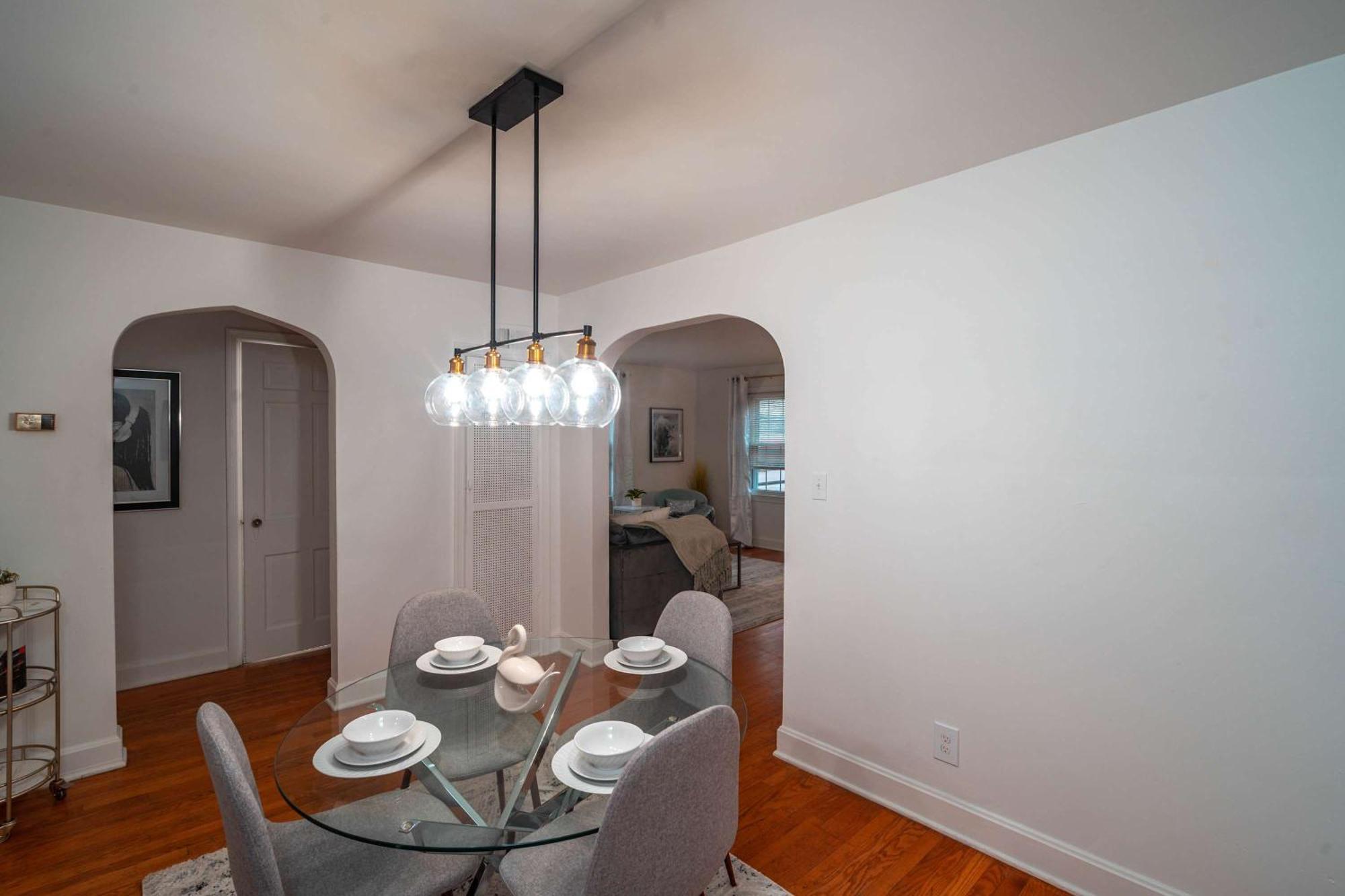 Apartment Cozy With Parking Great Location