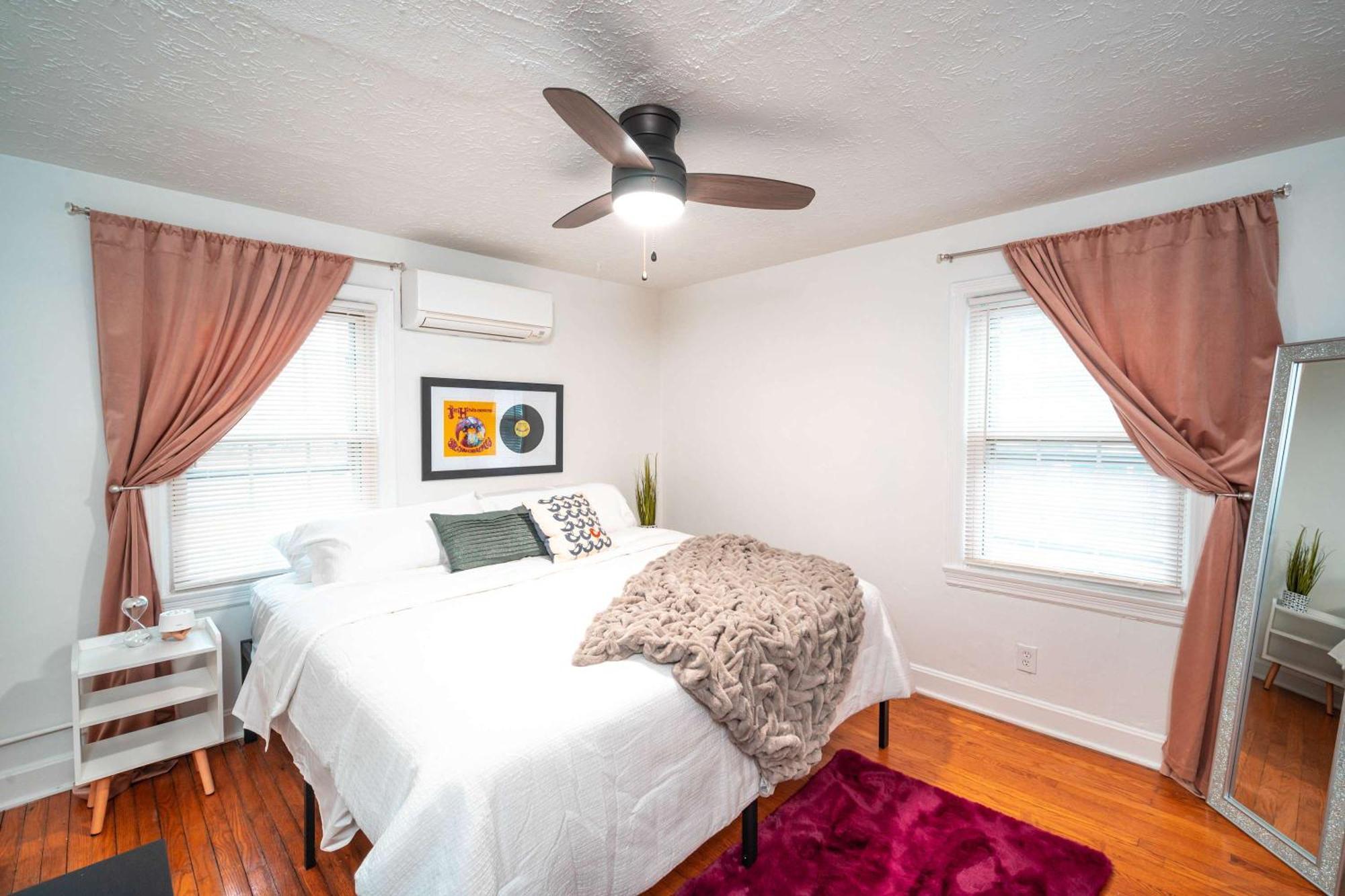 Apartment Cozy With Parking Great Location Louisville