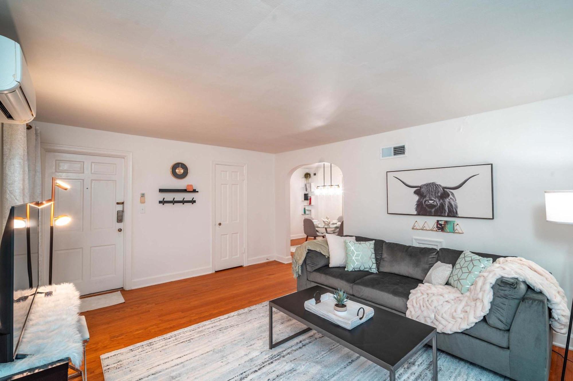 Cozy With Parking Great Location Louisville