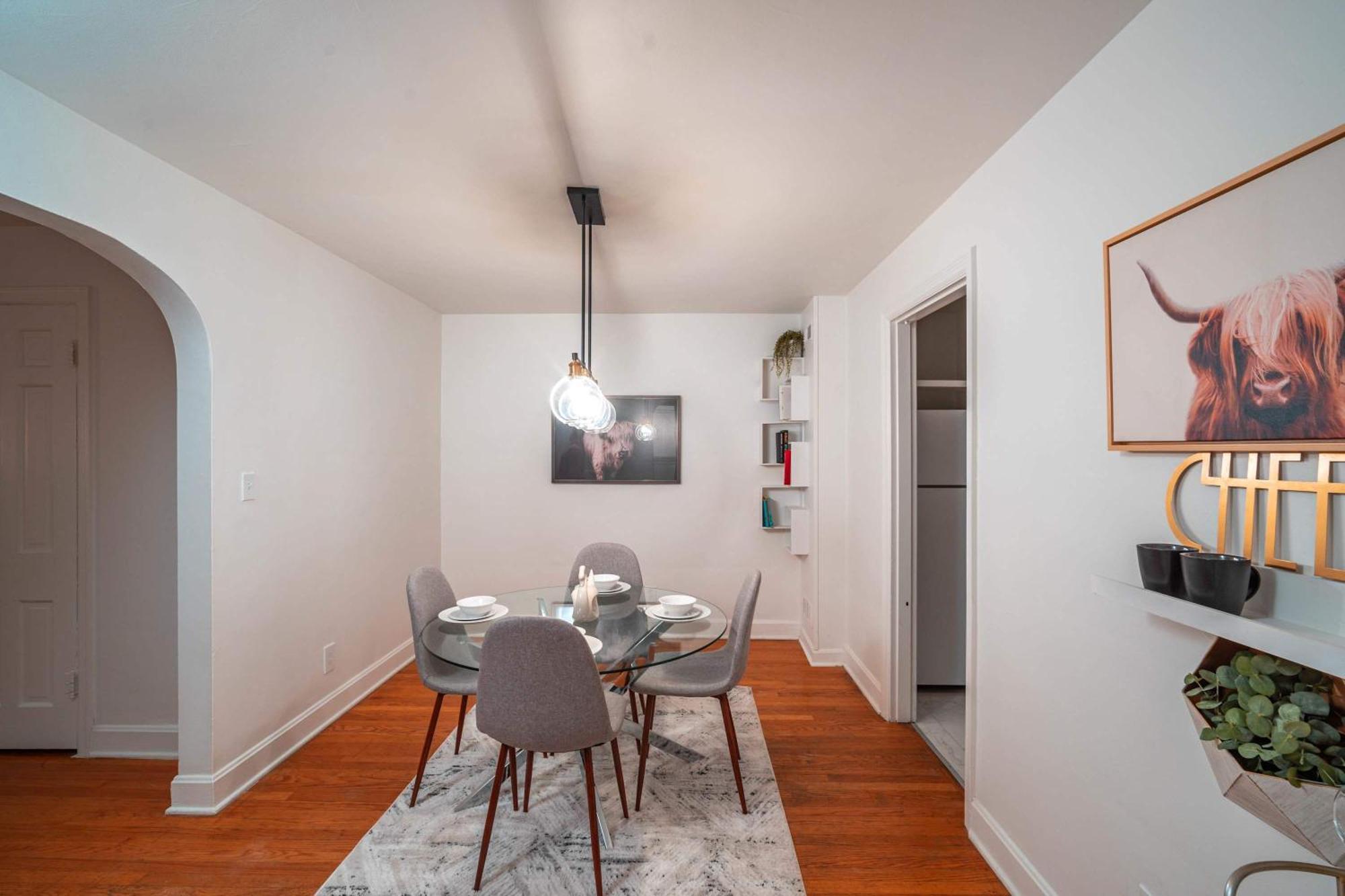 Cozy With Parking Great Location Apartment Louisville