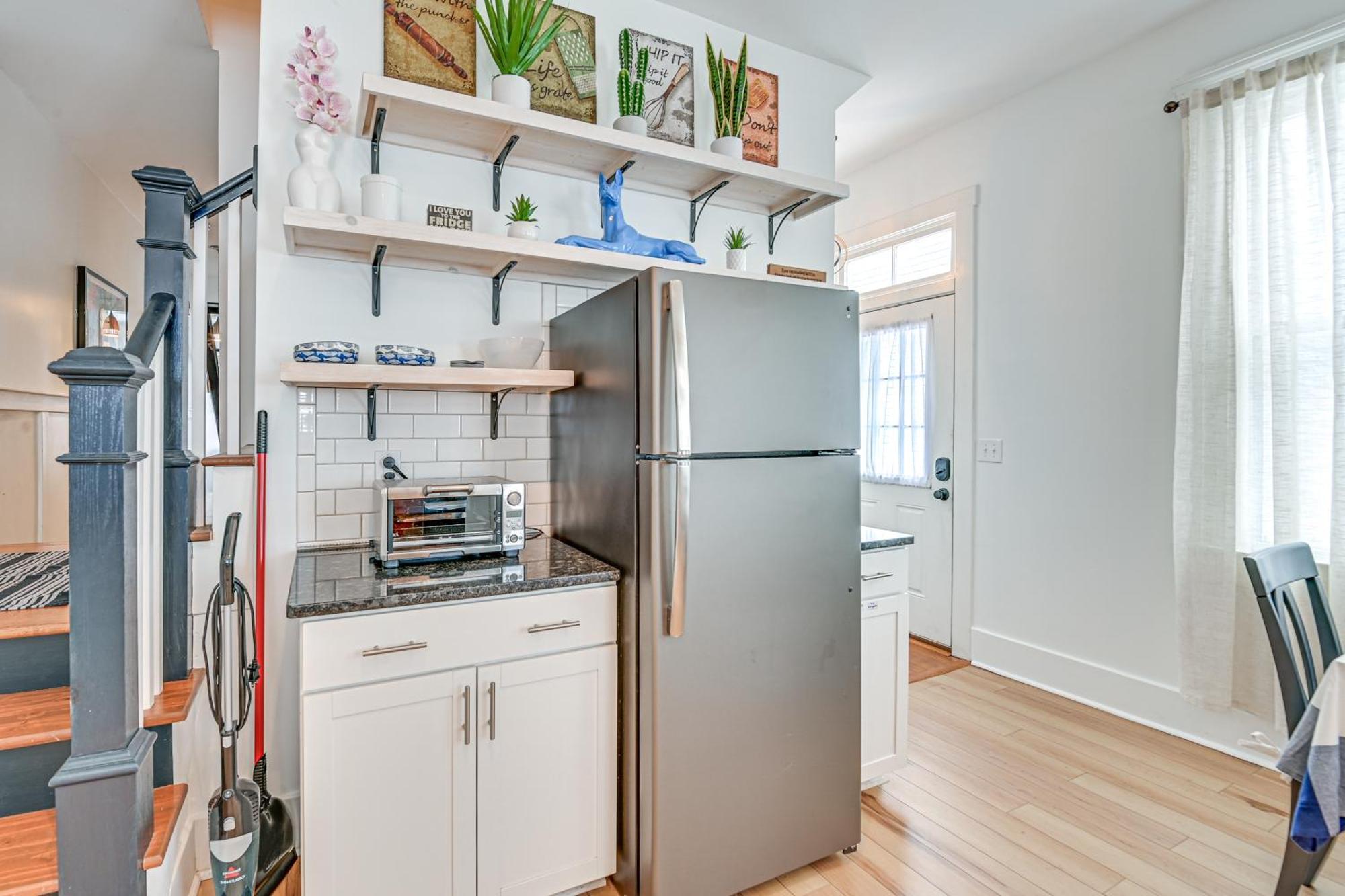Family-friendly Gem Prime Location! Louisville